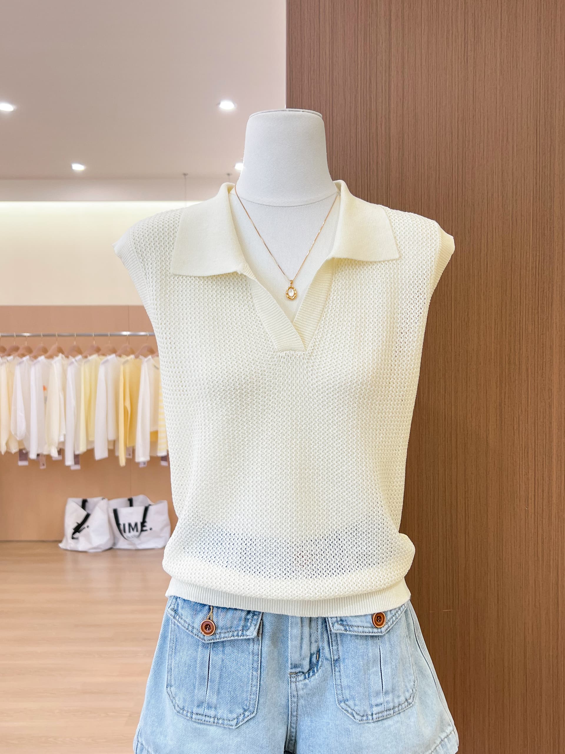 실사 POLO 칼라 홀로우 아웃 조끼 티셔츠 여성 여름 오래된 돈 바람 느긋한 루즈핏 미니멀리즘 어깨 V넥 민소매 맨위 이미지 4