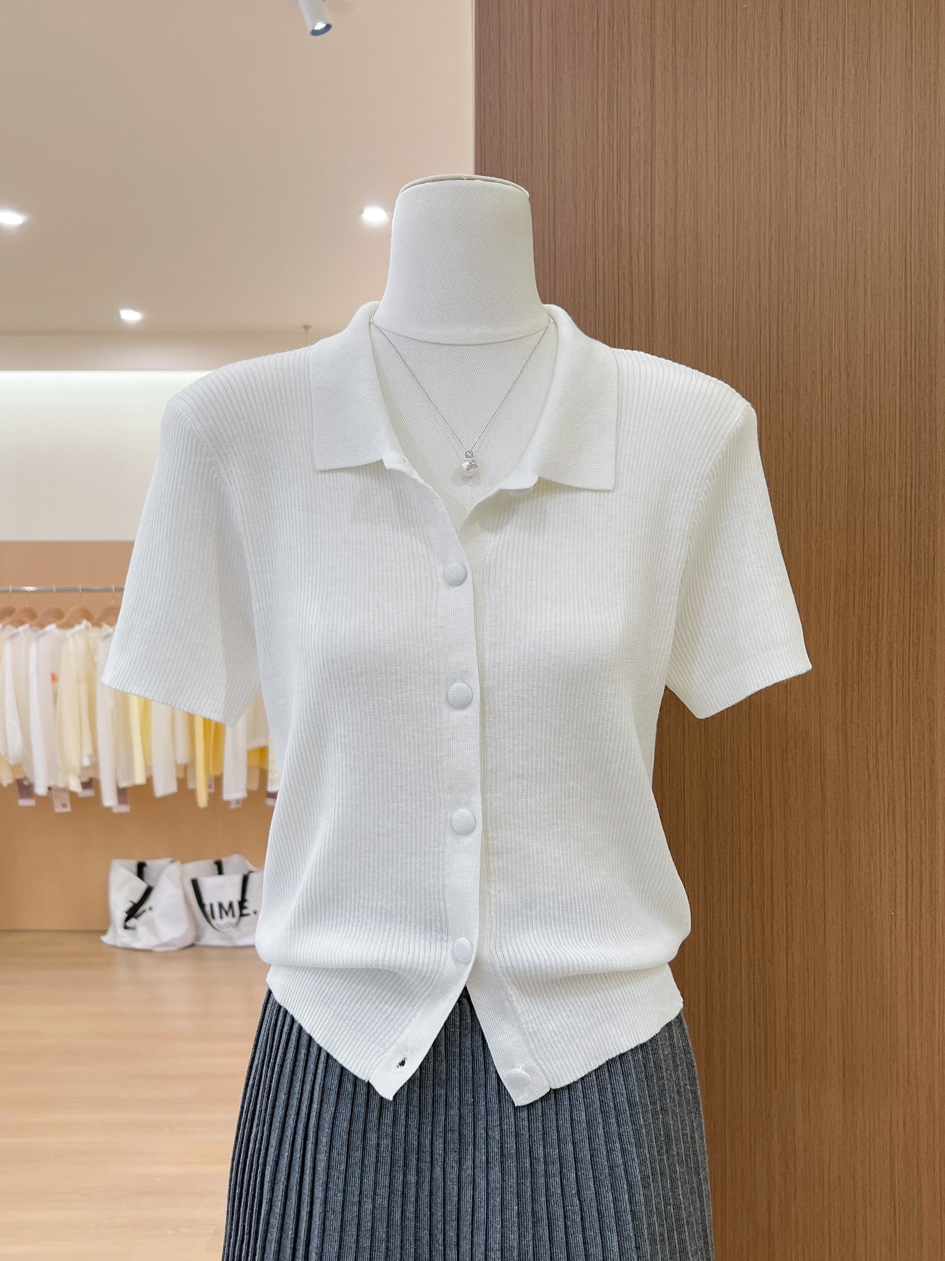 실사 여름 새로운 여성 루즈핏 슬림해 보이는 반팔 니트 오픈 가디건 품격 POLO 칼라 티셔츠 맨위 상세 이미지 6