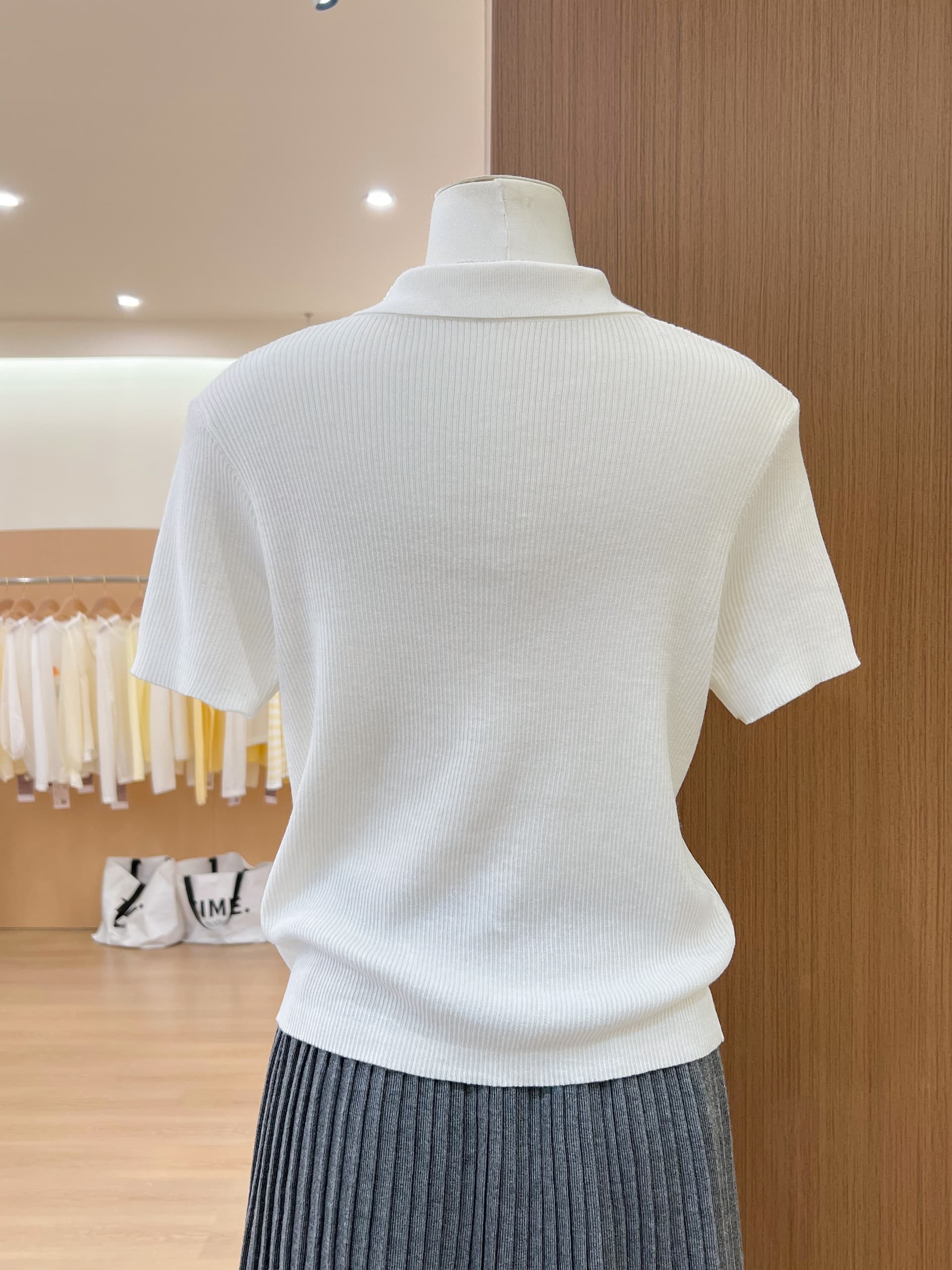 실사 여름 새로운 여성 루즈핏 슬림해 보이는 반팔 니트 오픈 가디건 품격 POLO 칼라 티셔츠 맨위 상세 이미지 11