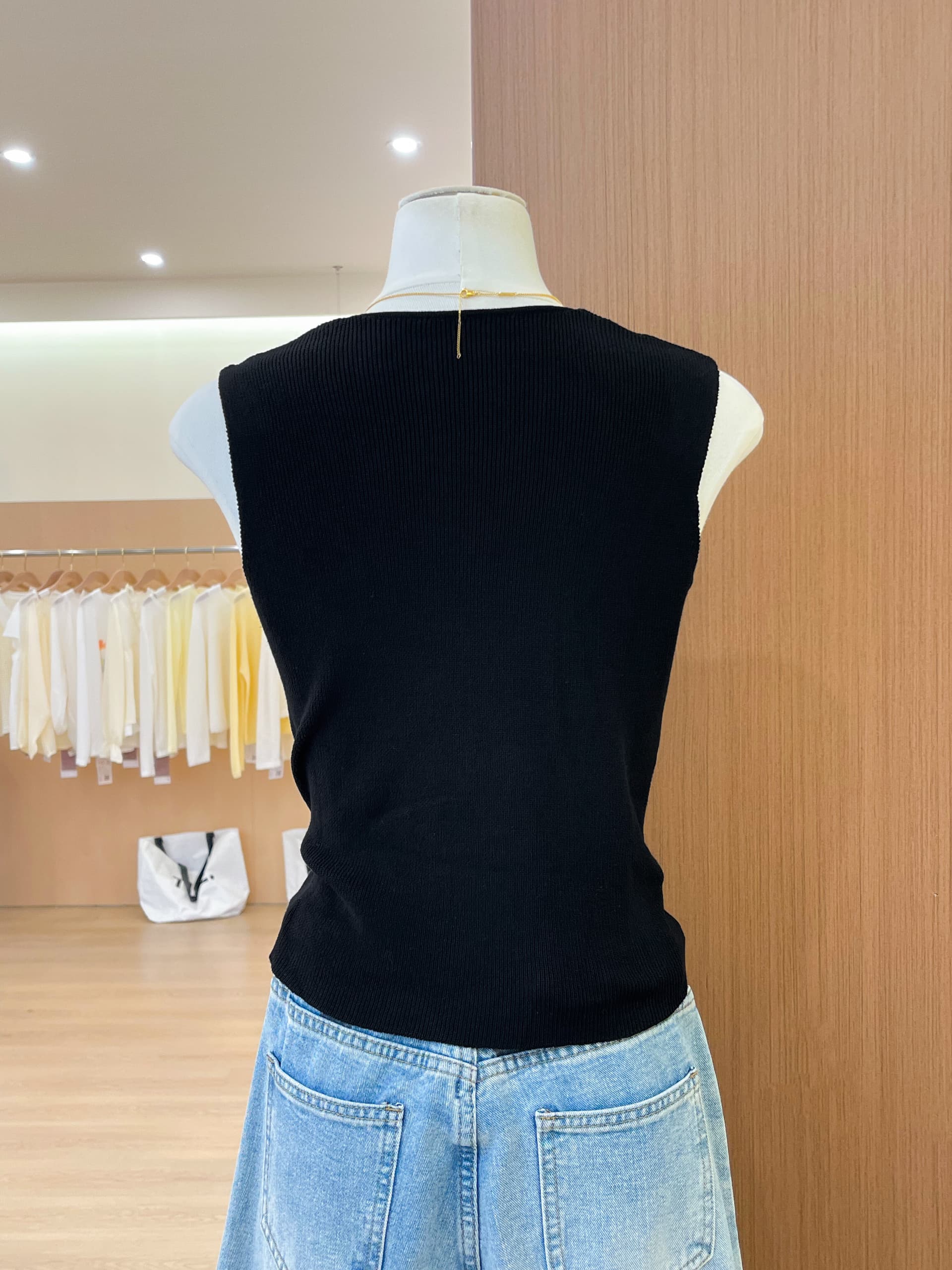 실사 빛 요리 한 섹시함 품격 비틀림 V넥 조끼 여성 여름 몸매 가꾸기 슬림해 보이는 디자인 센스 다용도 쇼트 스타일 맨위 상세 이미지 8