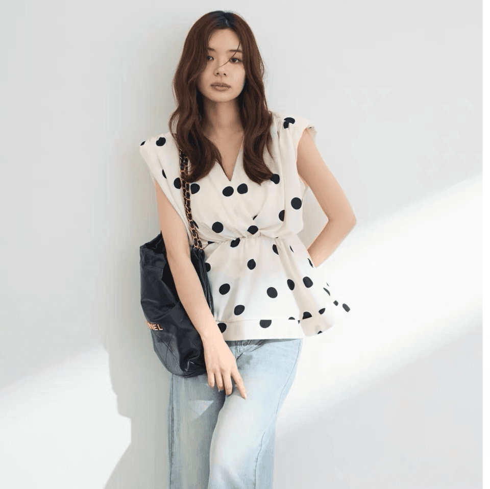 새로운 디자인 센스 여성 셔츠 한국 동대문 여름 단색 V넥 프릴 패션 숙녀 맨위 여성 상세 이미지 15