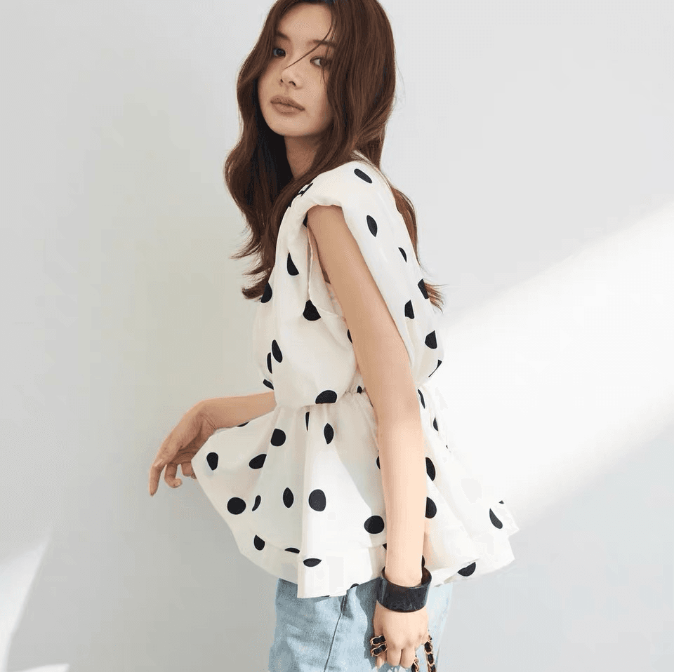 새로운 디자인 센스 여성 셔츠 한국 동대문 여름 단색 V넥 프릴 패션 숙녀 맨위 여성 상세 이미지 16