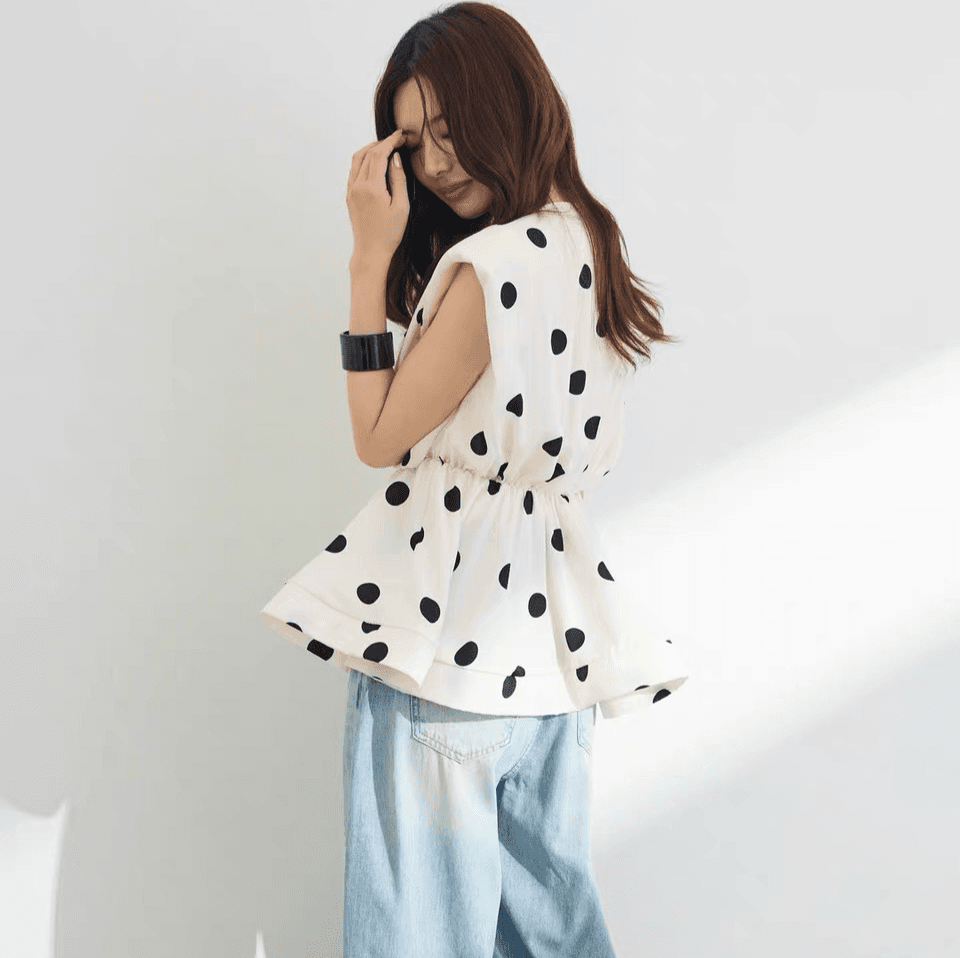 새로운 디자인 센스 여성 셔츠 한국 동대문 여름 단색 V넥 프릴 패션 숙녀 맨위 여성 상세 이미지 17