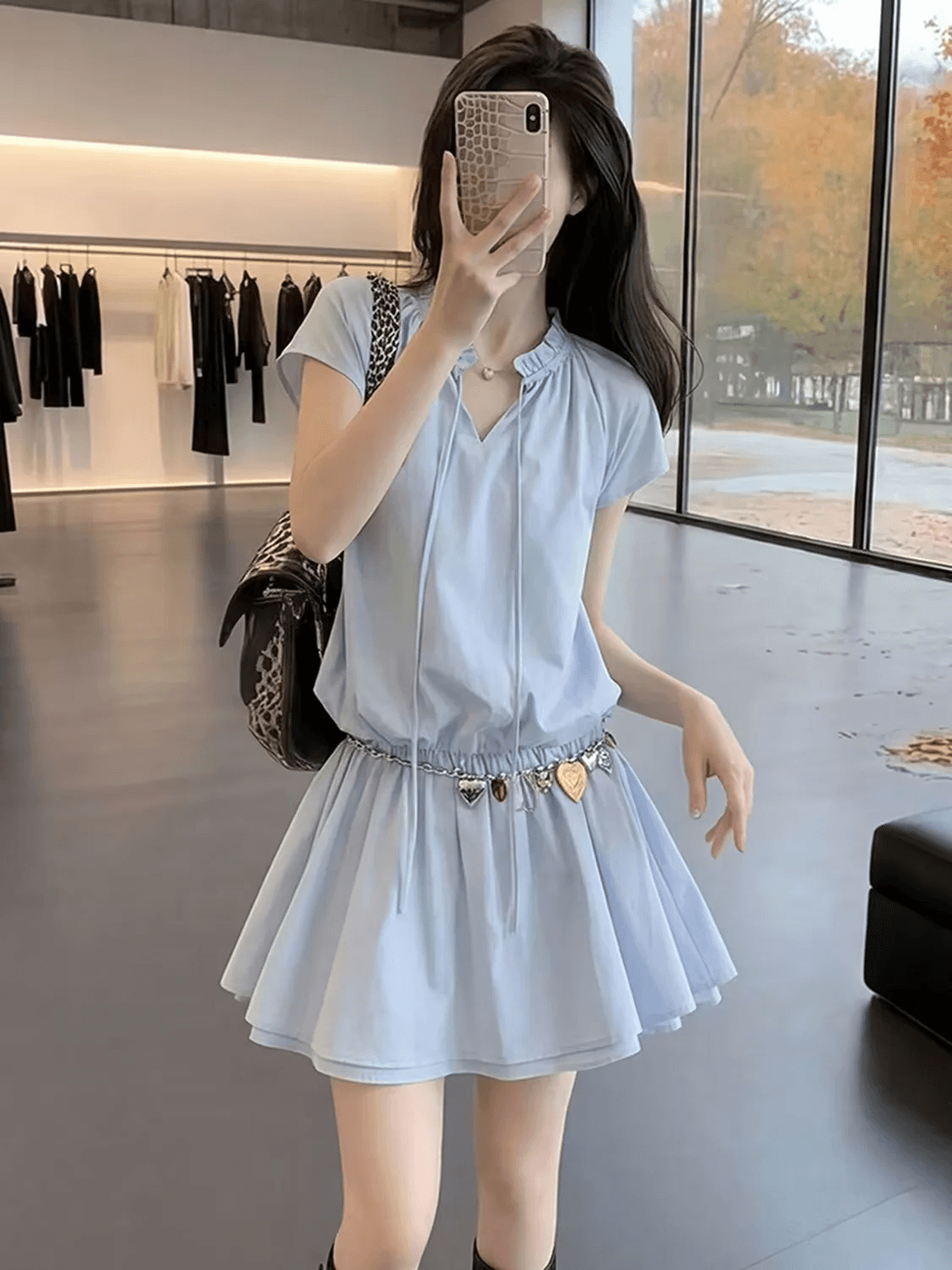 프랑스식 품격 파란색 반팔 여성 드레스 여름 2026 새로운 자이언트 잘 생긴 작은 키 허리 수축 한 마디 미니 스커트 이미지 3
