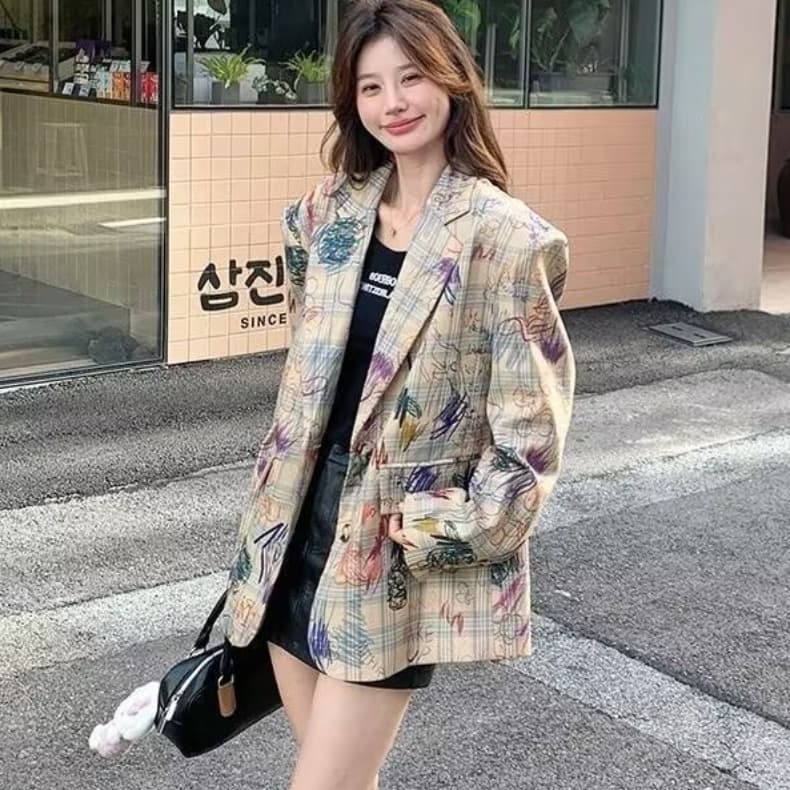 낙서 프린트 작은 양복 여성 코트 2026 가을 한 부서 디자인 센스 캐주얼 패션 작은 키 튀김 거리 정장 이미지 3