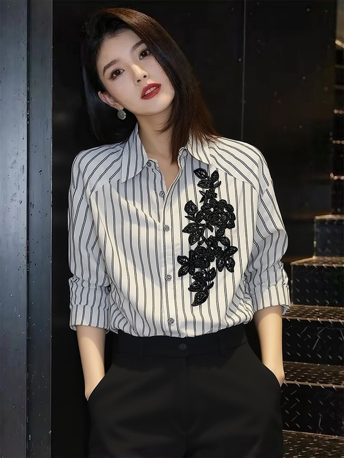 빛 럭셔리 프랑스식 사소한 디자인 센스 맨위 비즈 박기 자수 고급 품격 긴팔 스트라이프 여성 셔츠 이른 봄 새로운 상세 이미지 5