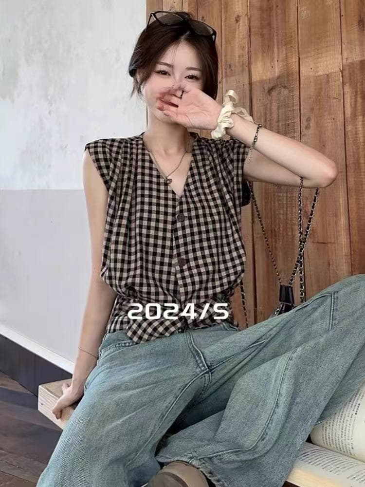 레트로 빨간색 체크무늬 조끼 민소매 여성 셔츠 디자인 센스 작은 대중 여름 외출용 2026 새로운 꼬집기 허리 위로 의류 이미지 3