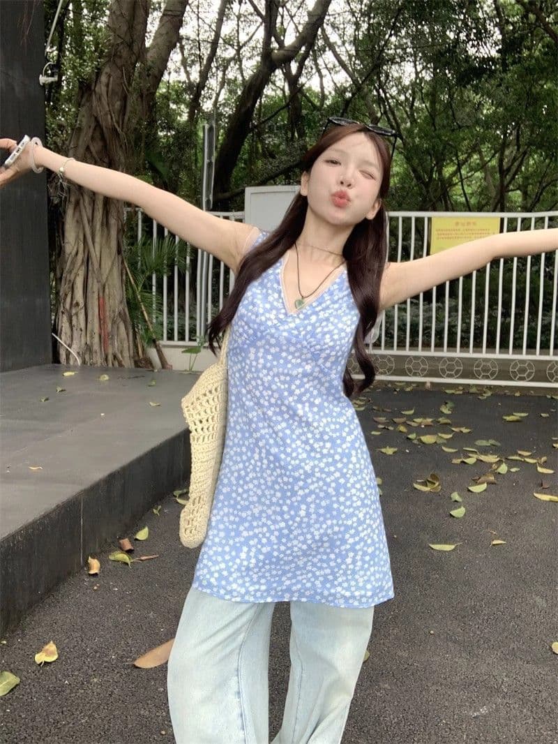 한 부서 파란색 신선함 꽃무늬 V넥 조끼 여성 드레스 여름 몸매 가꾸기 휴가 바람 민소매 허리 수축 짧은 치마 상세 이미지 4