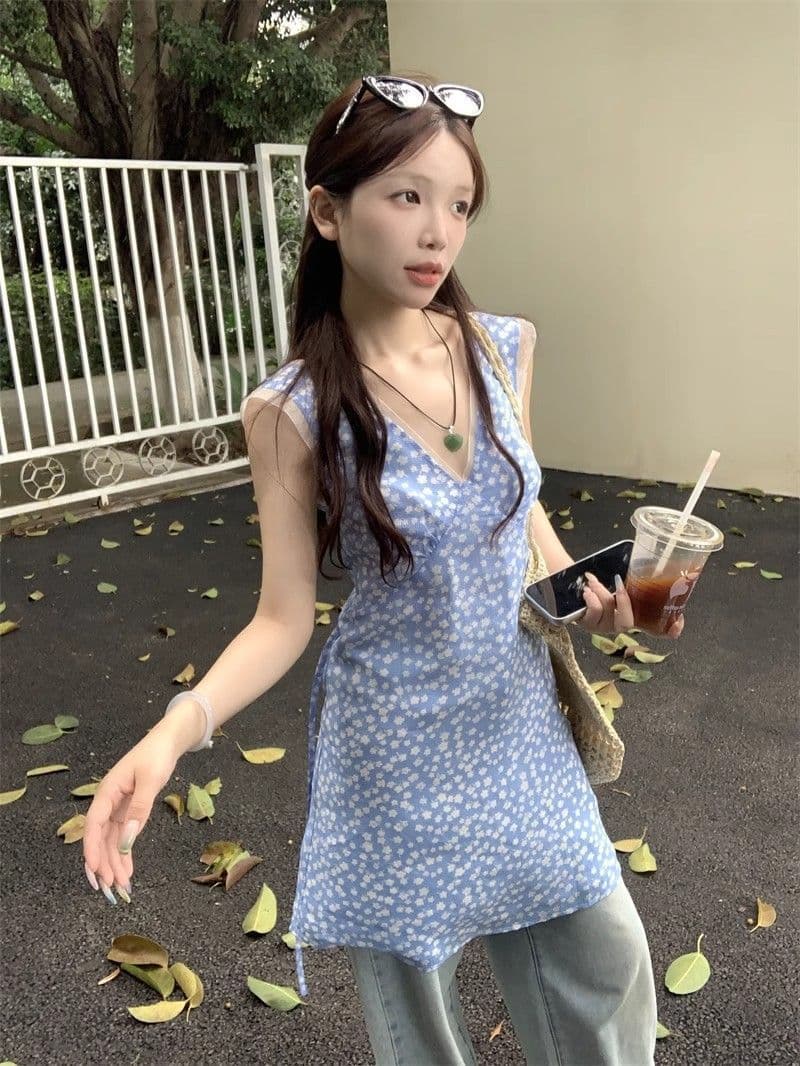 한 부서 파란색 신선함 꽃무늬 V넥 조끼 여성 드레스 여름 몸매 가꾸기 휴가 바람 민소매 허리 수축 짧은 치마 상세 이미지 7