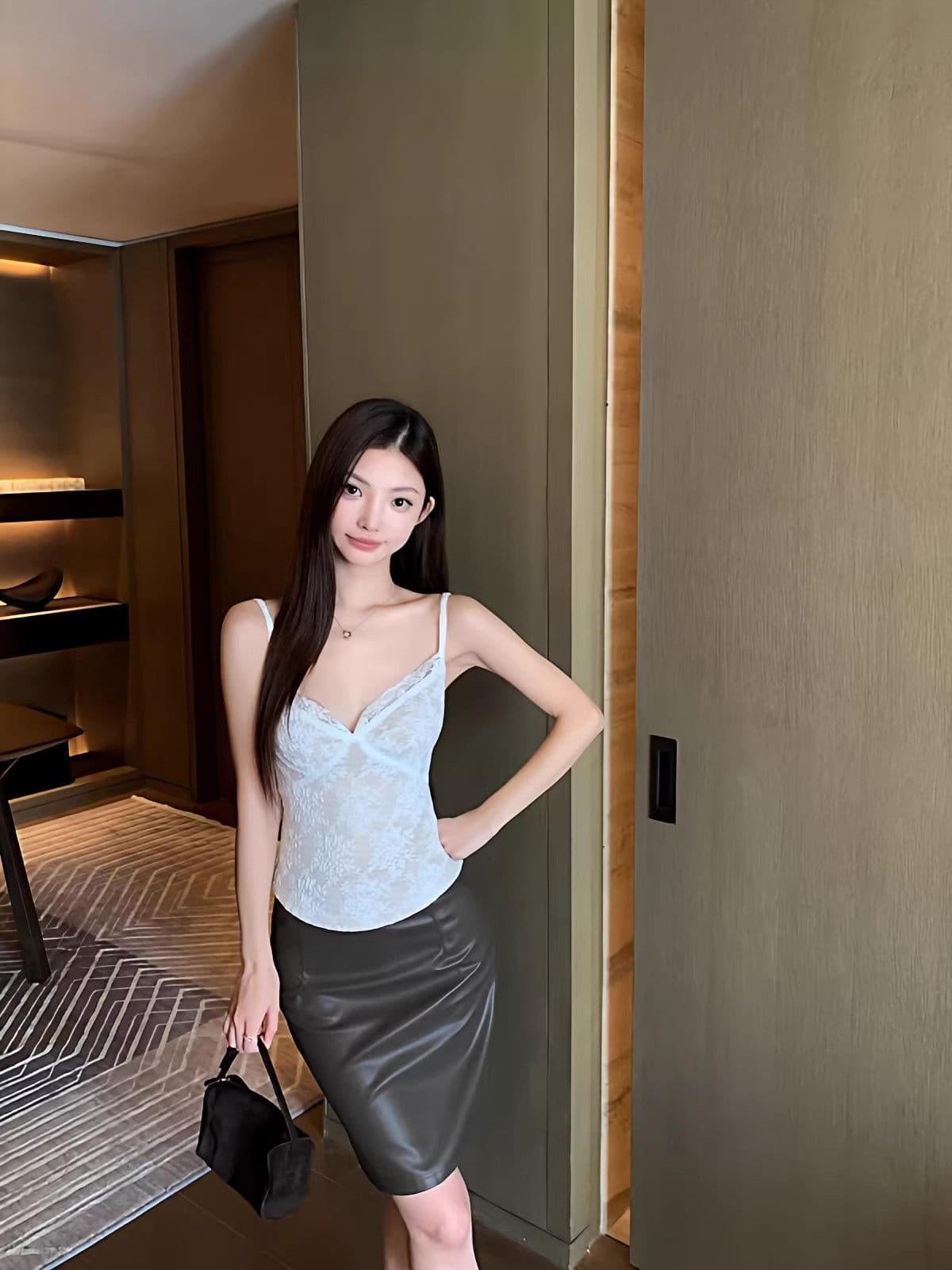 얼굴 천 신축성 대 어깨끈 수 있습니다. 조정 원본 이중층 순수한 욕망 백리스 슬림해 보이는 민소매 맨위 상세 이미지 4