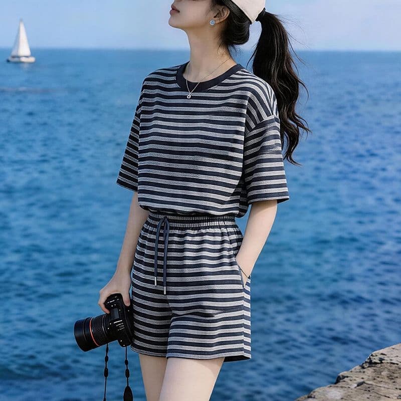 우유 실크 컬러 짜임 기사 여름 인기 외국 가스 스트라이프 반팔 티셔츠 반바지 캐주얼 운동 두 조각 여성 세트 이미지 2