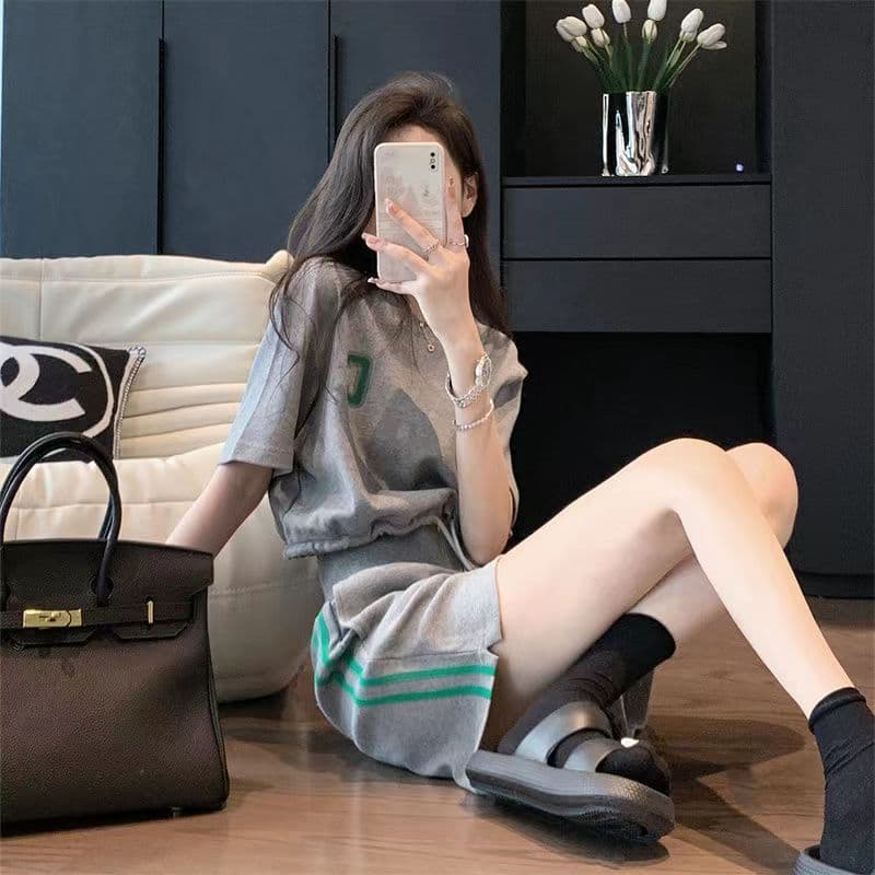 모방 면 물고기 규모 200그램 캐주얼 패션 세트 여성 여름 새로운 루즈핏 반팔 운동 반바지 투피스 세트 이미지 3