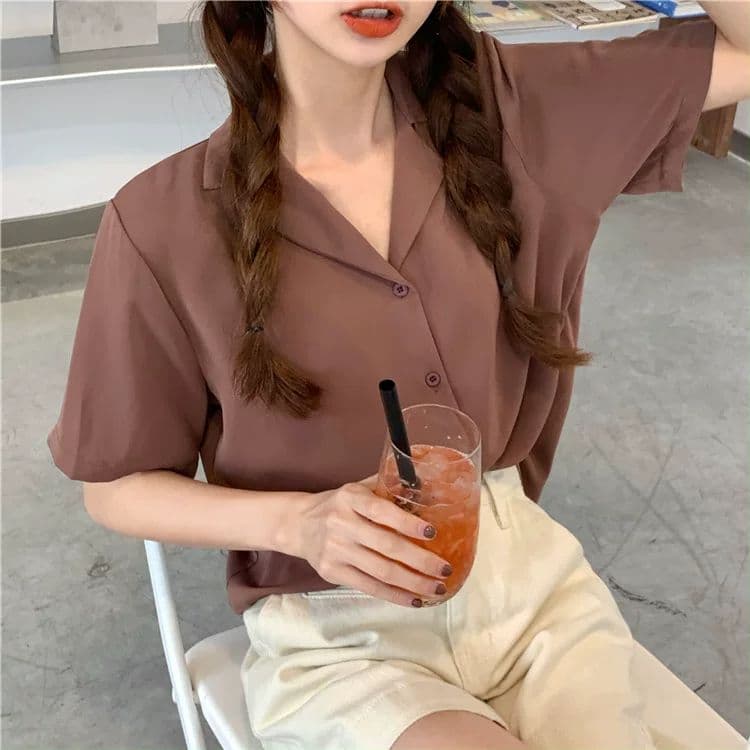 품격 폴로 칼라 화이트 여성 셔츠 디자인 센스 작은 대중 맨위 여성 다용도 반팔 셔츠 트렌디 이미지 2
