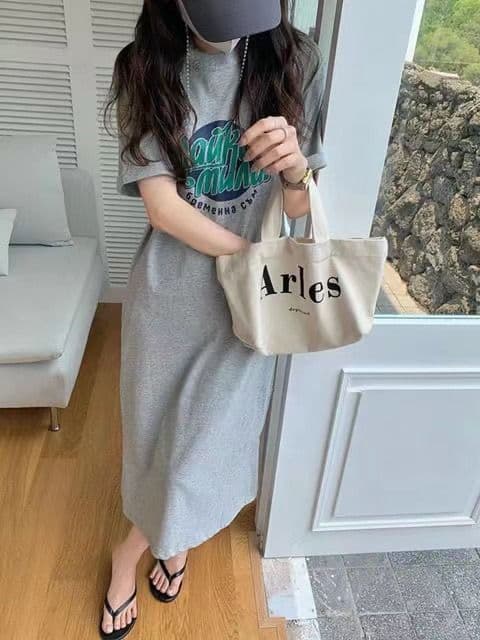 2026 여름 새로운 반팔 티셔츠 여성 롱 코트 무릎 아래 트임 프린트 드레스 패션 여성 상세 이미지 14