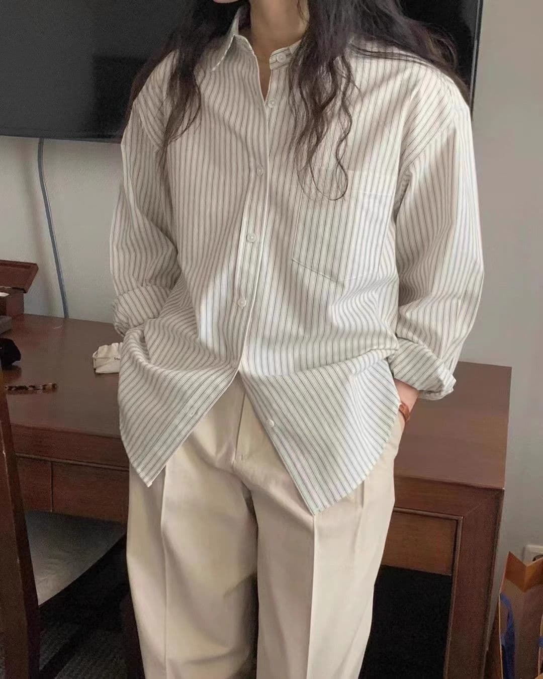 사면 신축 프린트 가을 여름 새로운 슬림해 보이는 회색 세로 줄무늬 캐주얼 여성 셔츠 한국 스타일 자외선 차단 루즈핏 셔츠 상세 이미지 5