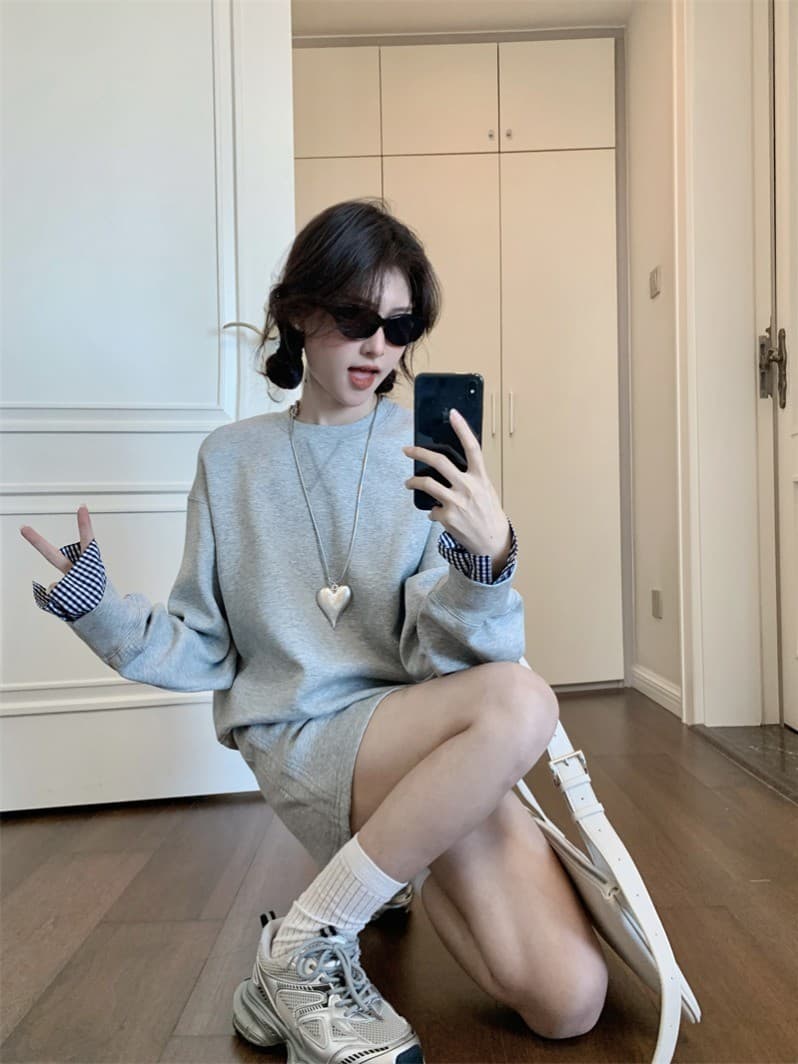 한국 스타일 루즈핏 풀오버 패치워크 긴팔 후드티 다용도 슬림해 보이는 반신 스커트 여성 이른 가을 2027 새로운 패션 세트 이미지 4