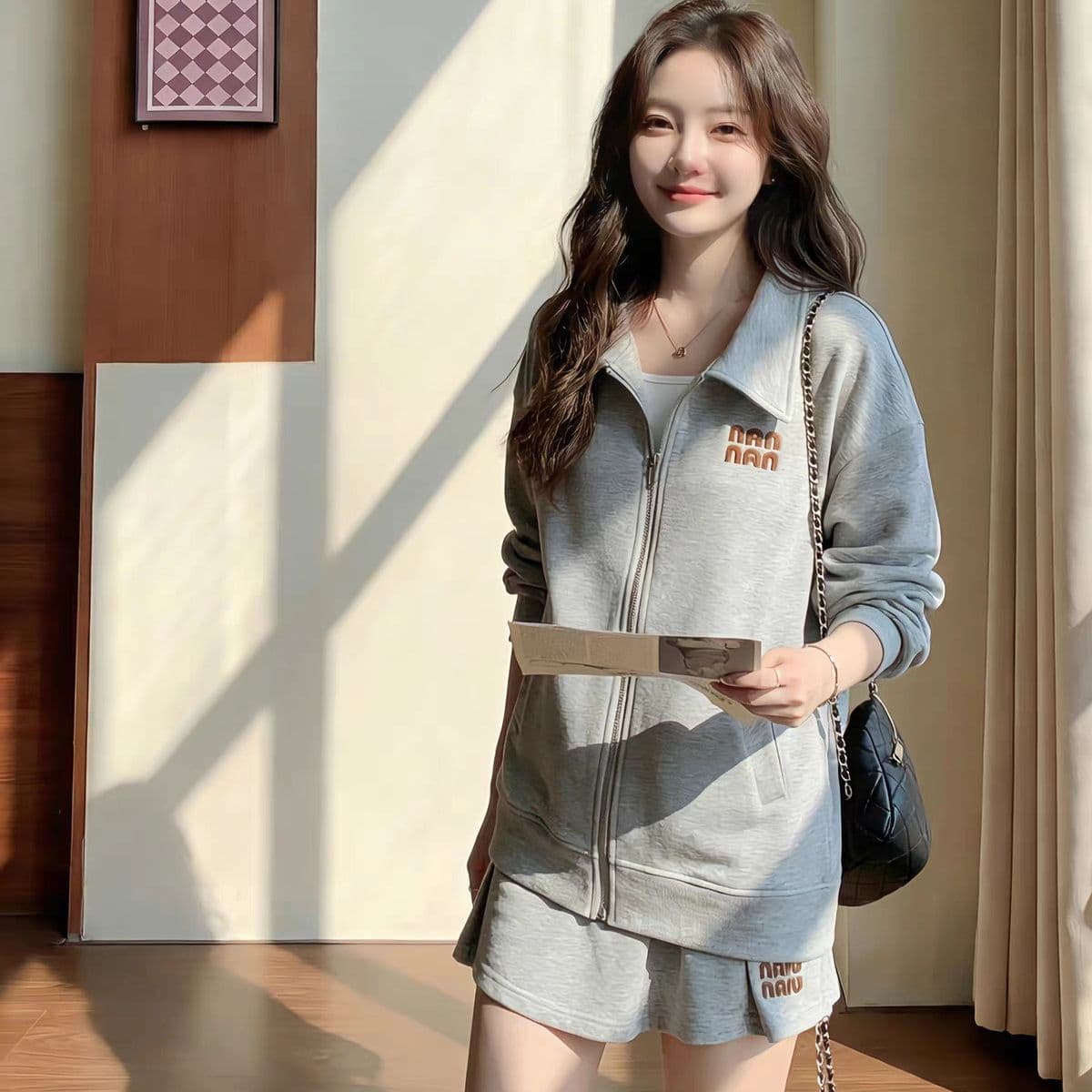 캐주얼 세트 여성 아메리칸 알파벳 폴로 칼라 후드티 재킷 2027 년 봄 가을 허리밴드 반신 스커트 투피스 세트 상세 이미지 2