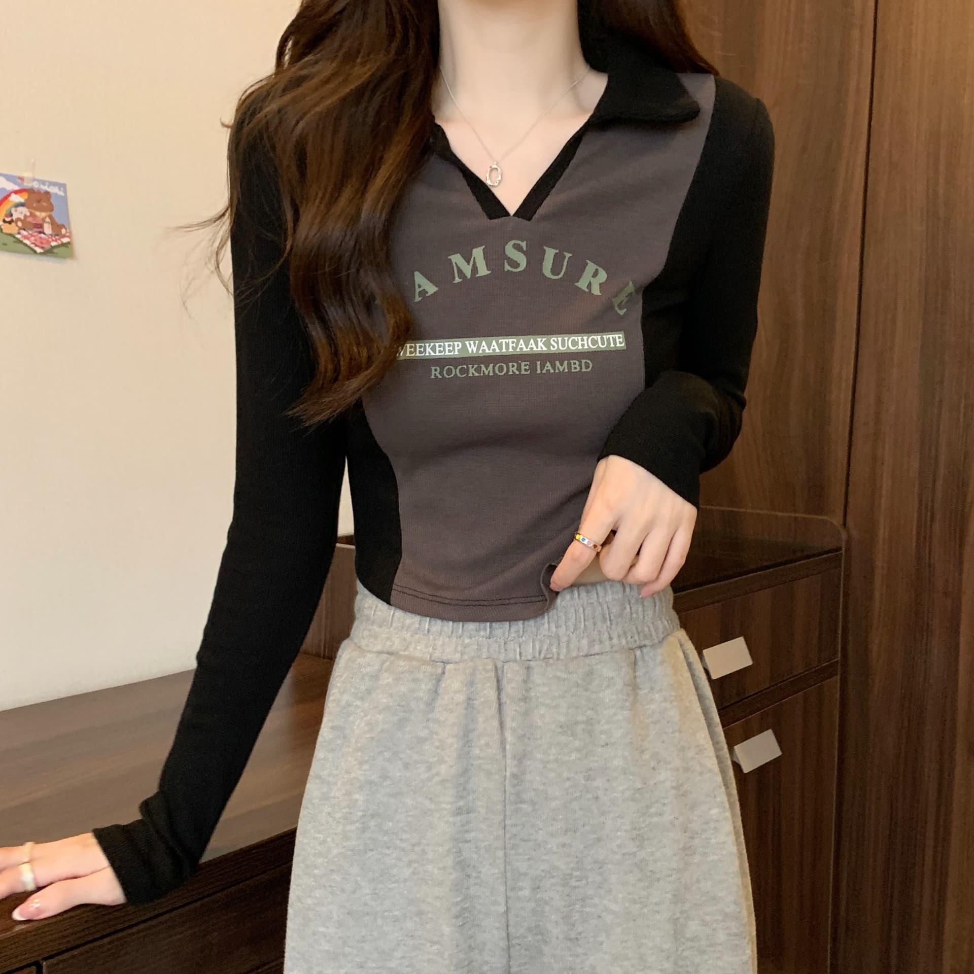 리브 배색 POLO 칼라 몸매 가꾸기 긴팔 티셔츠 여성 가을 V넥 맨위 이미지 2