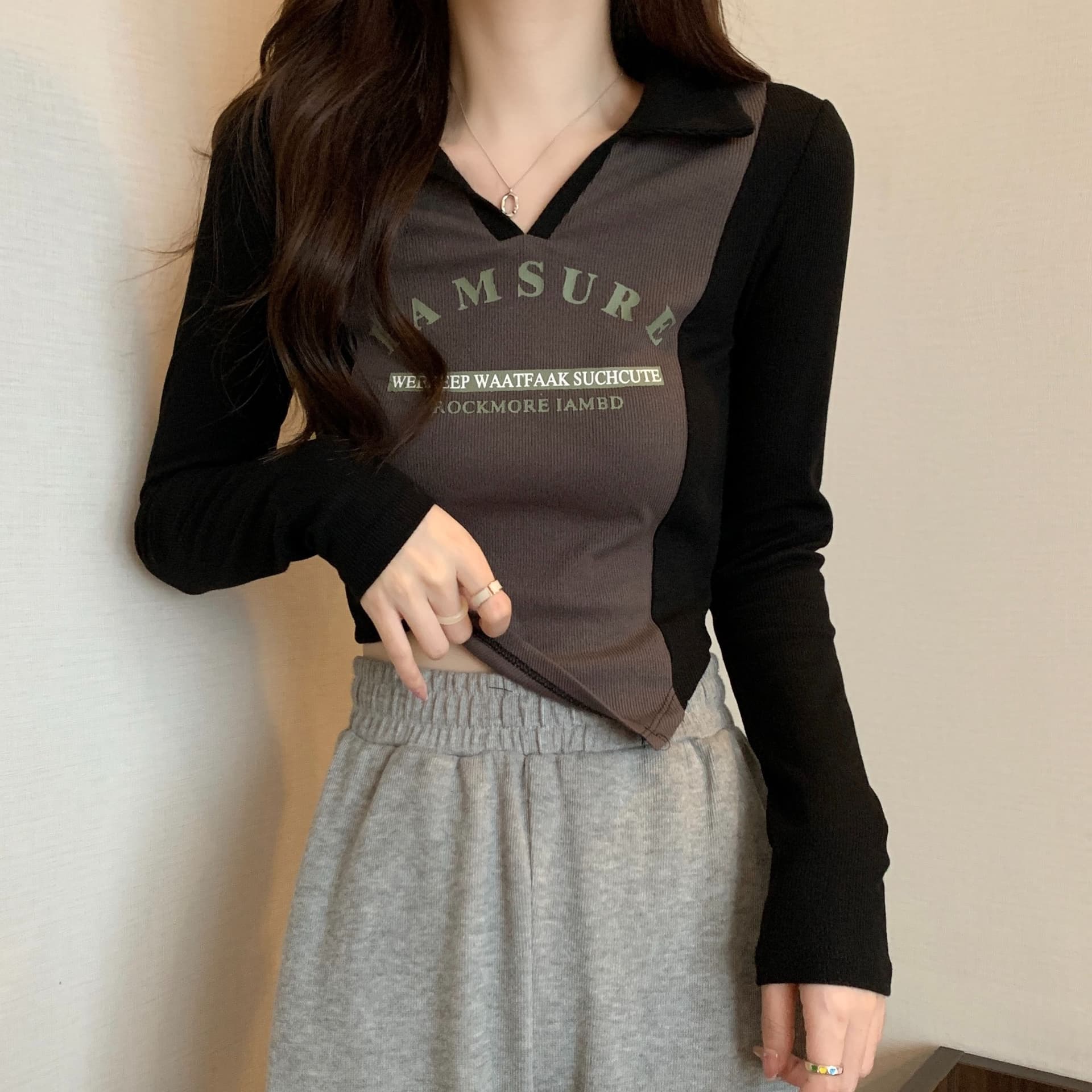 리브 배색 POLO 칼라 몸매 가꾸기 긴팔 티셔츠 여성 가을 V넥 맨위 상세 이미지 8