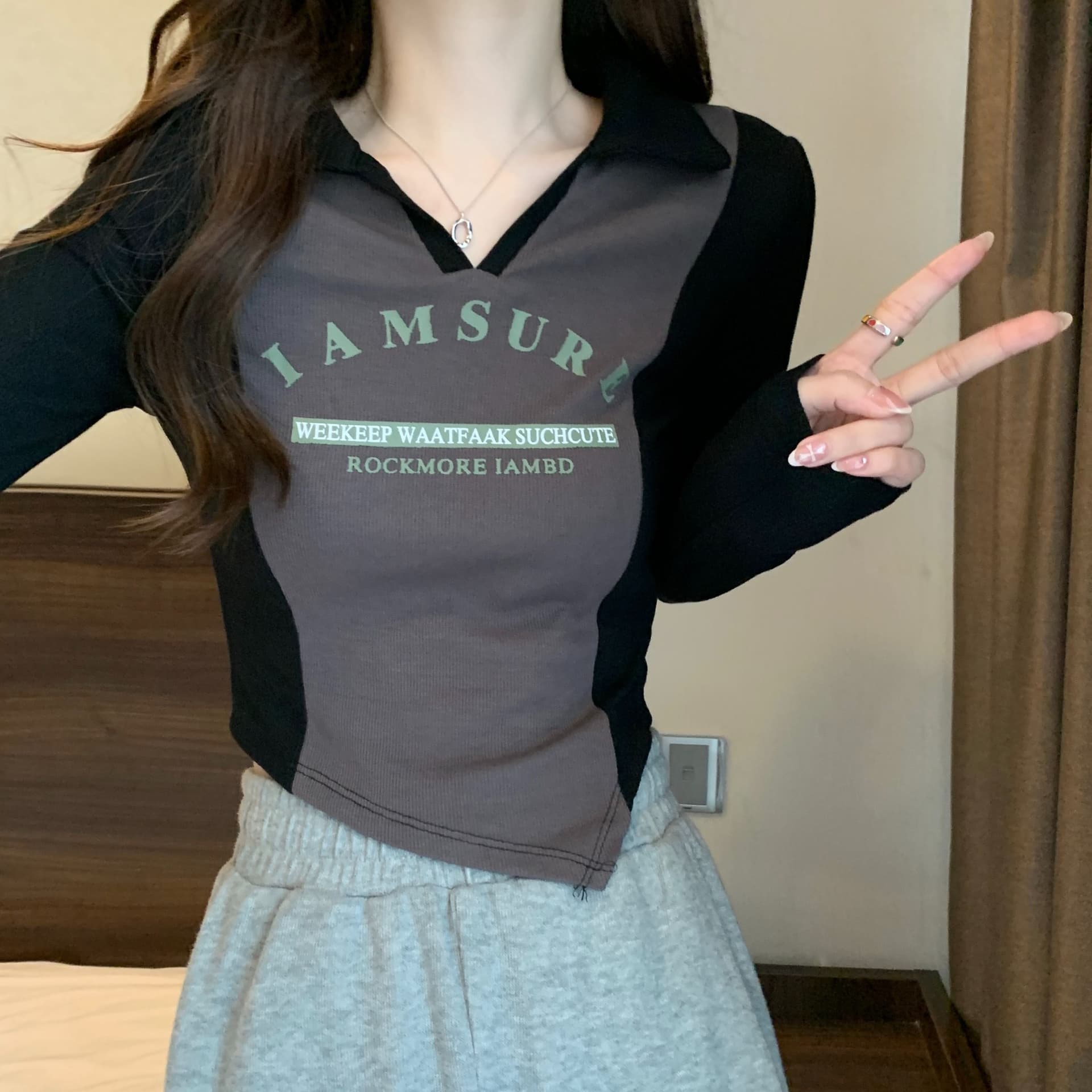 리브 배색 POLO 칼라 몸매 가꾸기 긴팔 티셔츠 여성 가을 V넥 맨위 상세 이미지 12