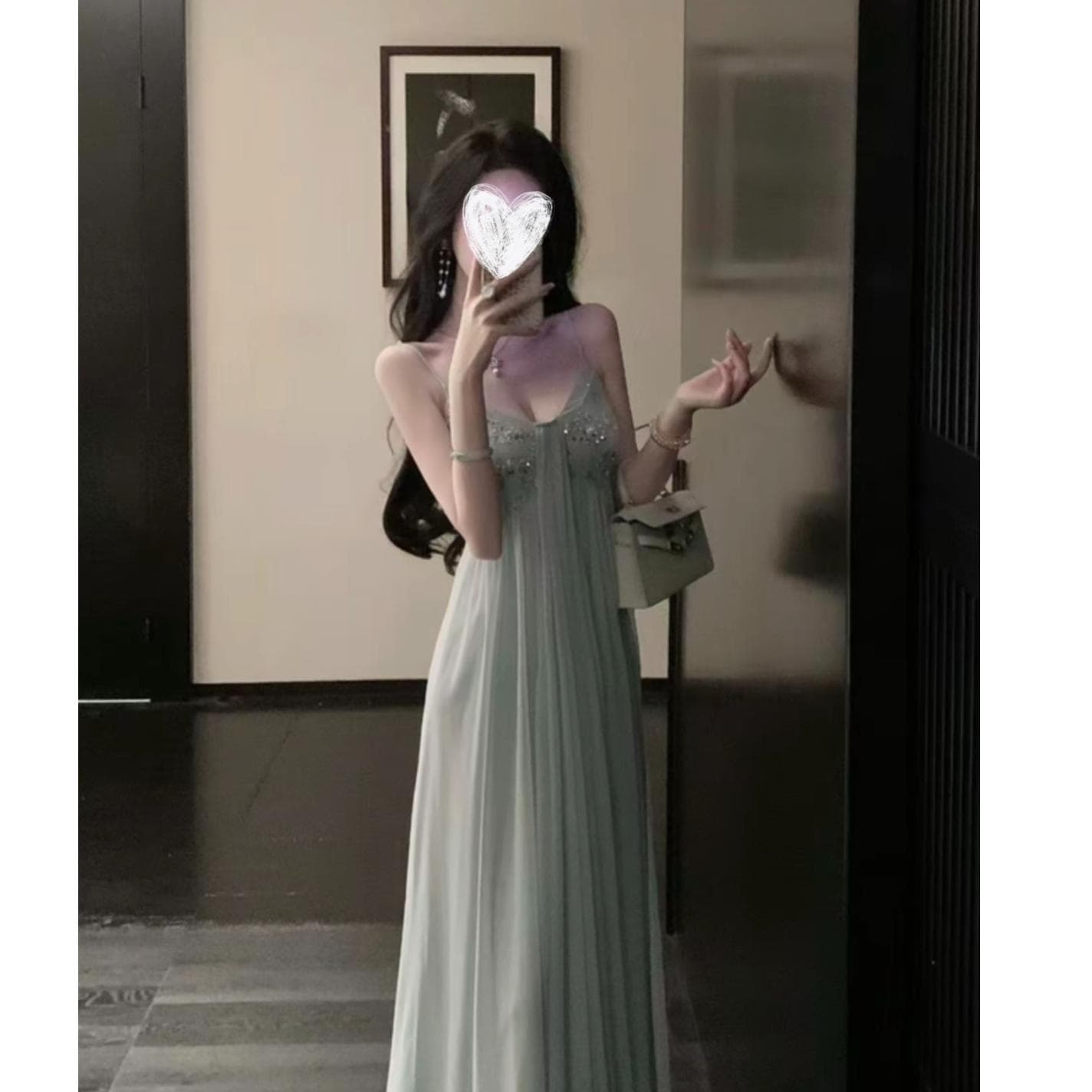 빅 사이즈 이리저리 떠다니다 번쩍였다 조각 부드러운 품격 바람 여름 스팽글 리본 슬립 허리 수축 슬림해 보이는 여성 드레스