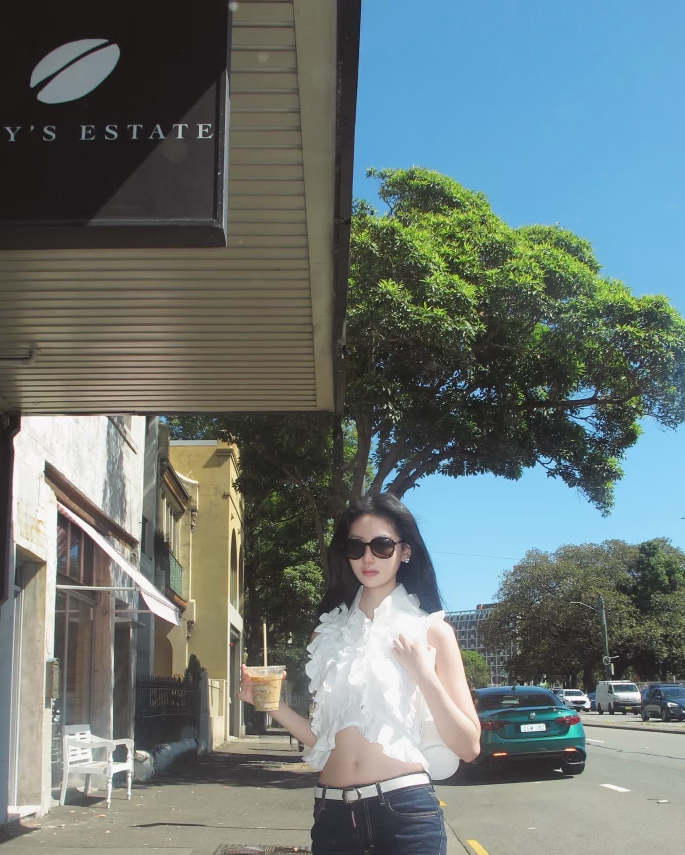 핫걸 화이트 폴로 칼라 프릴 여성 셔츠 봄 여름 디자인 센스 몸매 가꾸기 쇼트 스타일 민소매 외출용 맨위 이미지 4