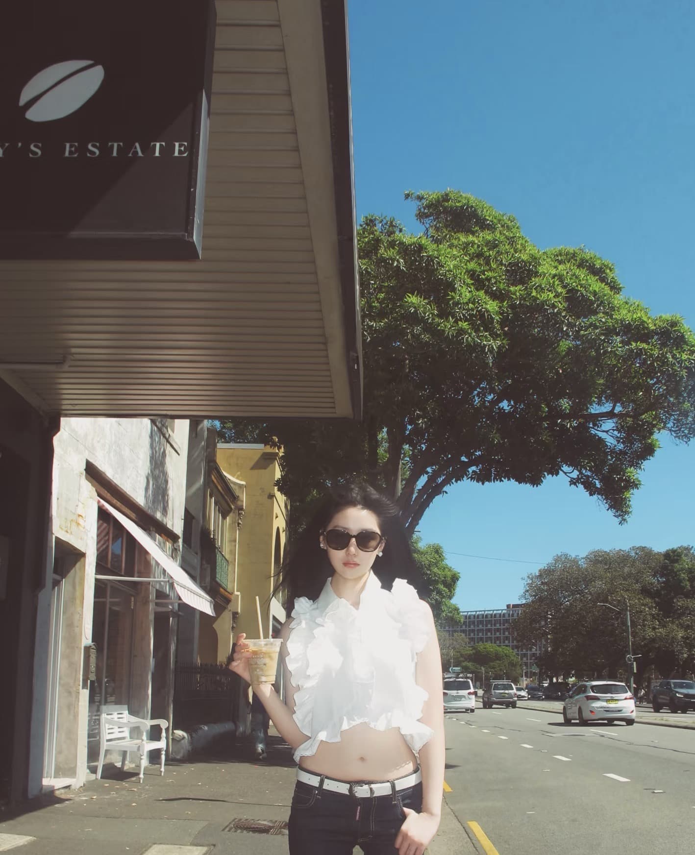 핫걸 화이트 폴로 칼라 프릴 여성 셔츠 봄 여름 디자인 센스 몸매 가꾸기 쇼트 스타일 민소매 외출용 맨위 상세 이미지 2