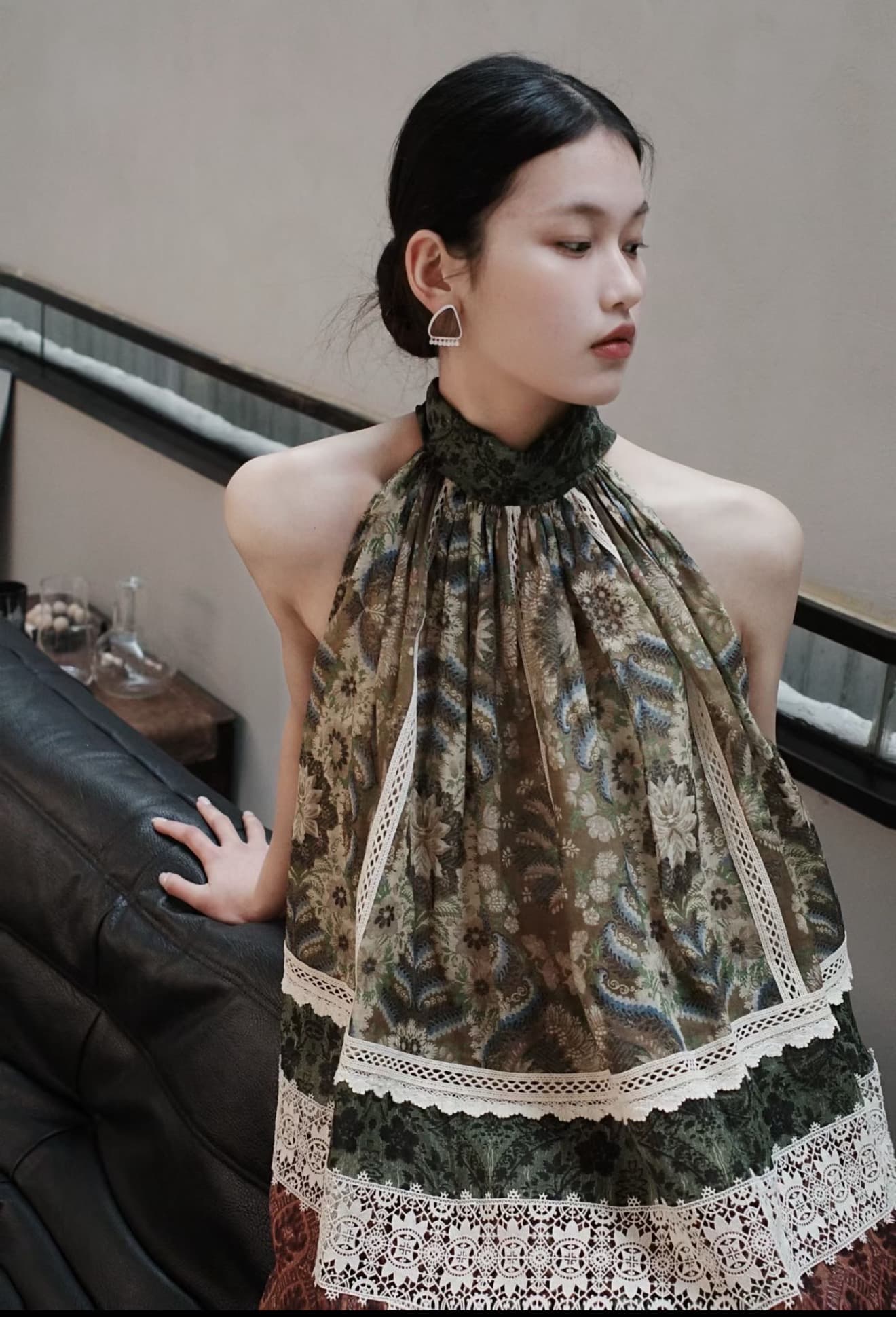 사중주 벽 꽃 패치워크 레이스 민소매 맨위 상세 이미지 1
