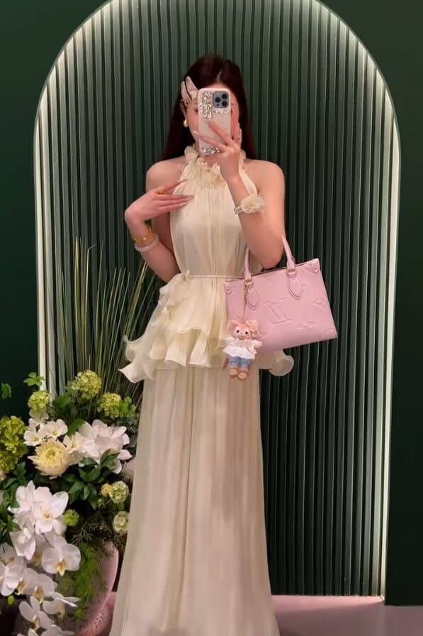 빛 럭셔리 우아함 바람 행침 목 세트 여성 여름 새로운 품격 명문 여성 샴페인 민소매 맨위 롱 스커트 투피스 세트 상세 이미지 11
