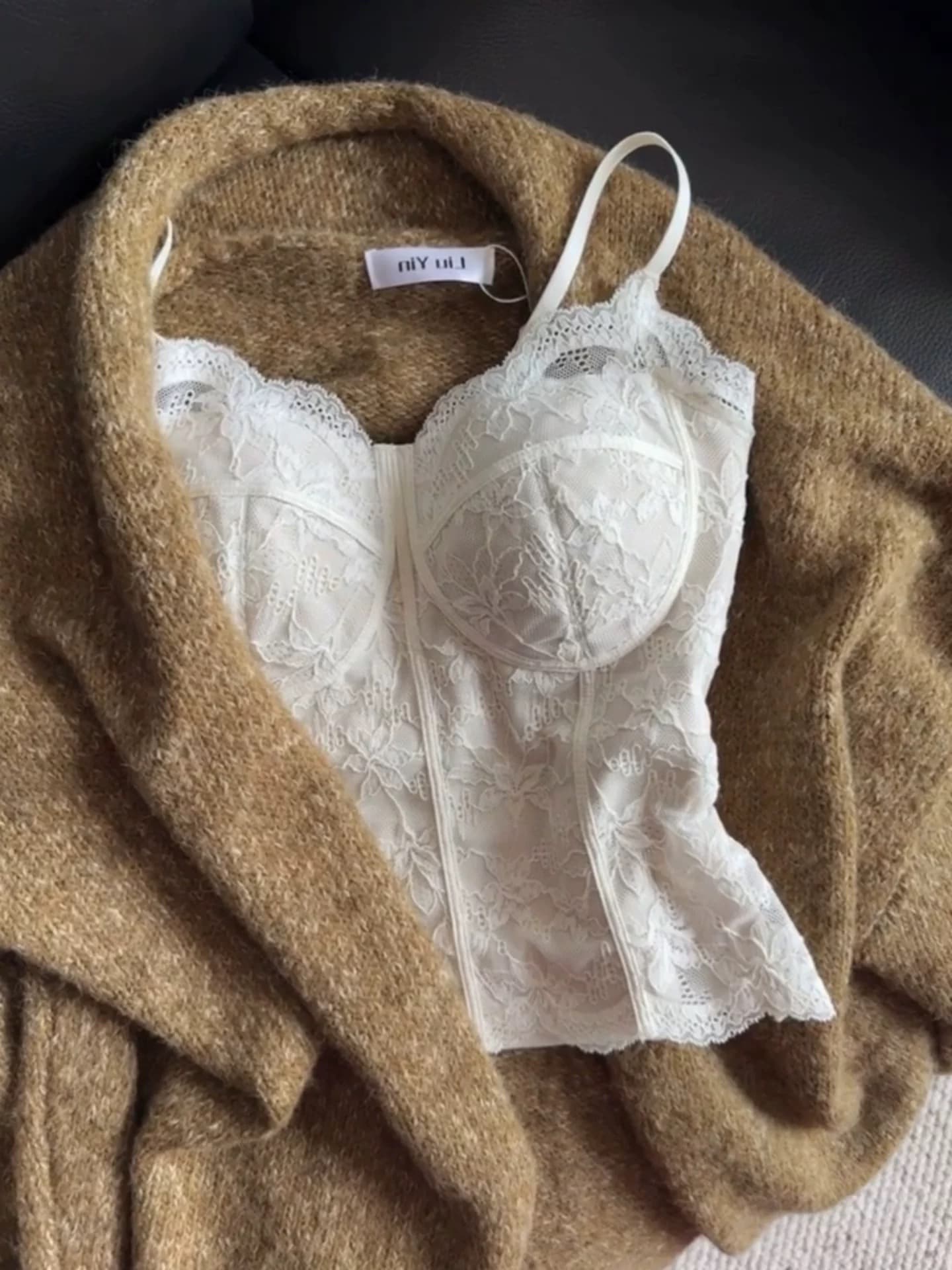 순수한 욕망 바람 레이스 연삭 털 보온 벨트 가슴 패드 캐미솔 수 있습니다. 외출용 몸매 가꾸기 슬림해 보이는 인사이드 가져 가라. 만나는 맨위 상세 이미지 4