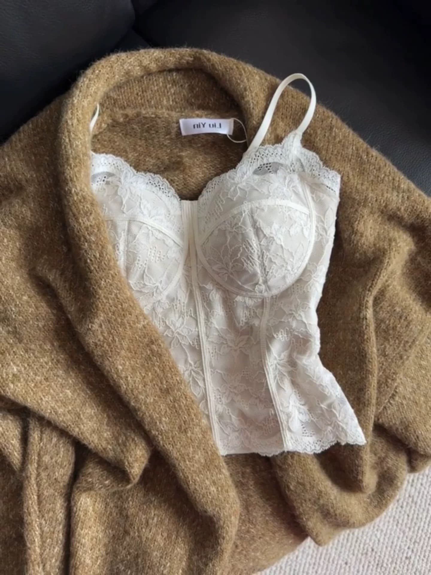 순수한 욕망 바람 레이스 연삭 털 보온 벨트 가슴 패드 캐미솔 수 있습니다. 외출용 몸매 가꾸기 슬림해 보이는 인사이드 가져 가라. 만나는 맨위 상세 이미지 5