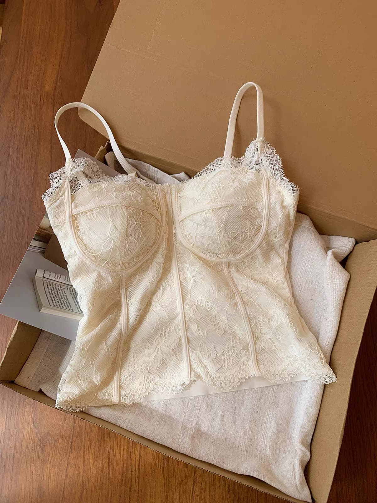 달콤한 도움말 bra 프랑스식 레이스 뼈 선 보온 캐미솔 가슴 패드 하나 몸매 가꾸기 인사이드 가져 가라. 외출용 아름다움 뒤로 상세 이미지 2