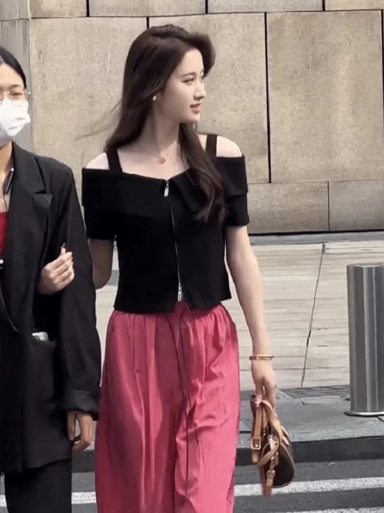 검정색 반팔 티셔츠 여성 여름 2026 새로운 폭발 슬립 더블 지퍼 디자인 센스 오프숄더 오프숄더 짧은 맨위 이미지 4