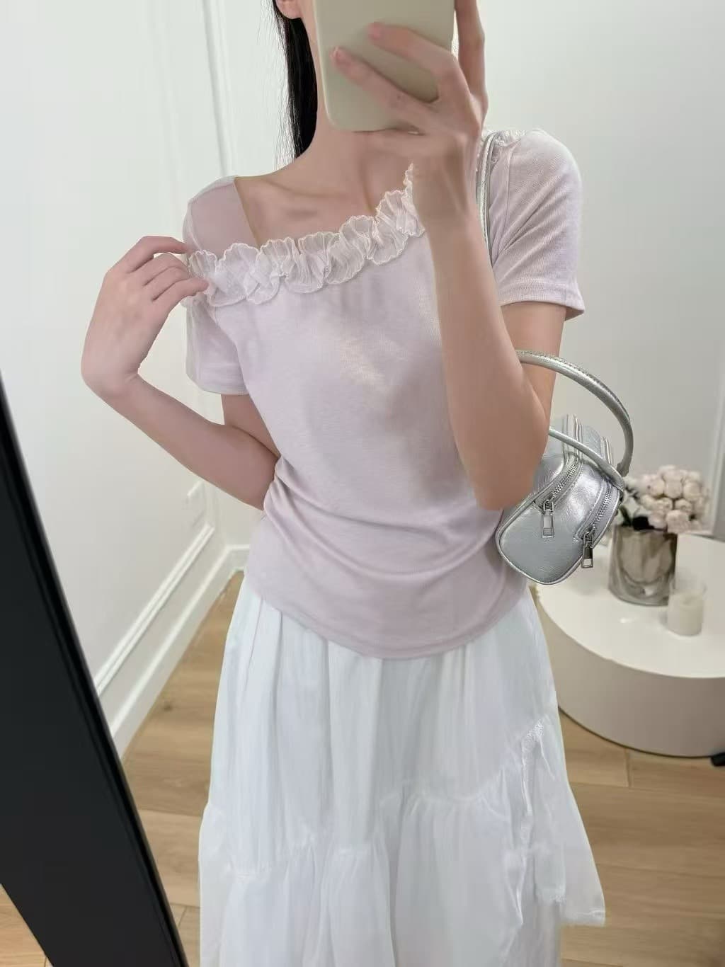 한 부서 다중 레이어 레이스 비스듬한 어깨 티셔츠 여성 여름 착용 가져 가라. 디자인 센스 허리 수축 슬림해 보이는 반팔 핫걸 오프숄더 맨위