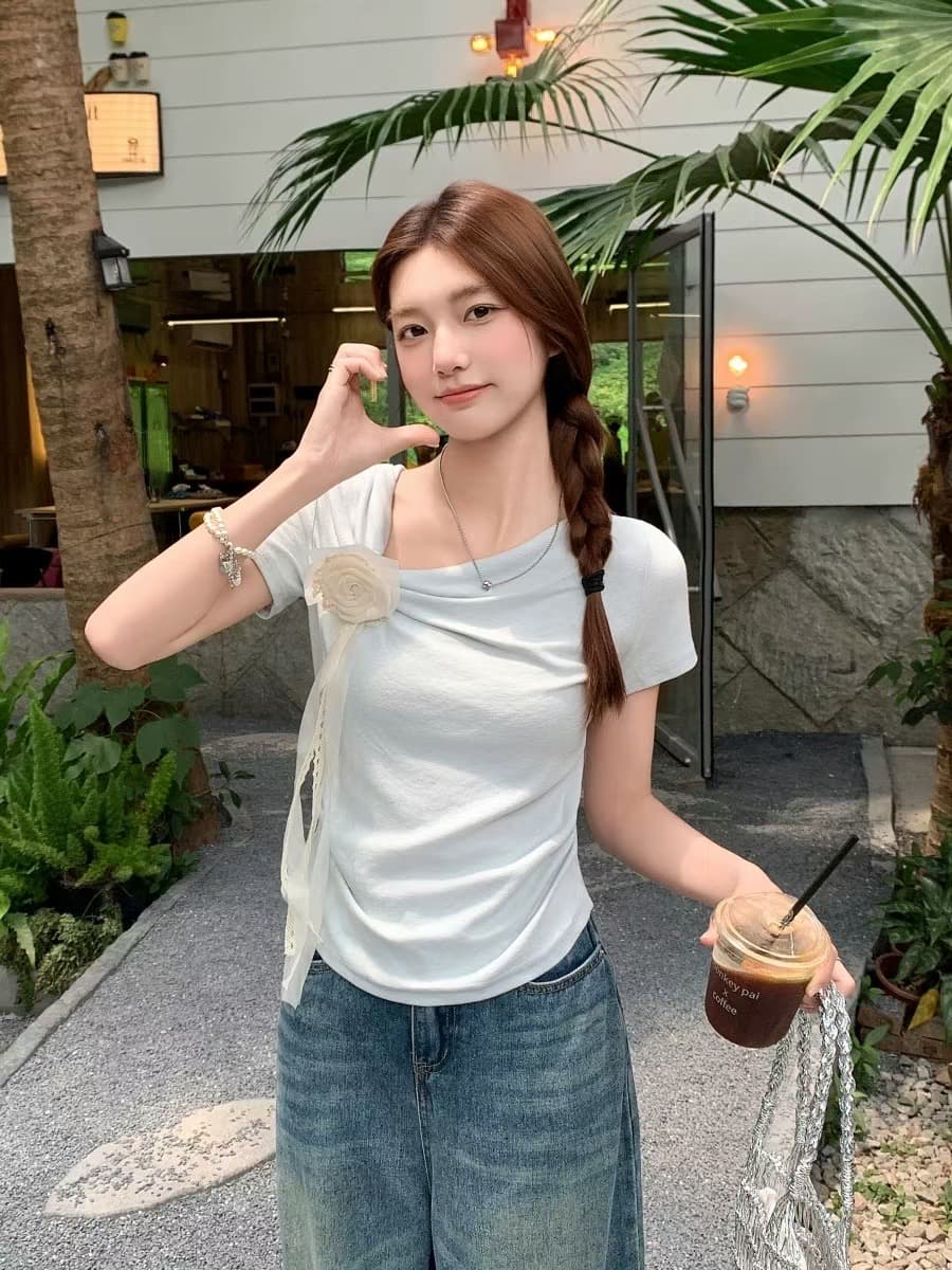 3 차원 꽃 리본 황색 반팔 티셔츠 여성 여름 ootd 착용 가져 가라. 디자인 센스 허리 수축 슬림해 보이는 몸매 가꾸기 맨위 상세 이미지 2