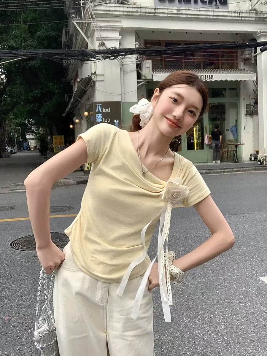 3 차원 꽃 리본 황색 반팔 티셔츠 여성 여름 ootd 착용 가져 가라. 디자인 센스 허리 수축 슬림해 보이는 몸매 가꾸기 맨위 상세 이미지 4
