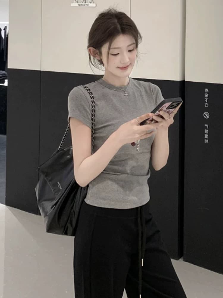 회색 긍정적 인 어깨 반팔 티셔츠 여성 2025 새로운 여름 몸매 가꾸기 기본 셔츠 패션 다용도 슈퍼 잘 생긴 맨위 이미지 2