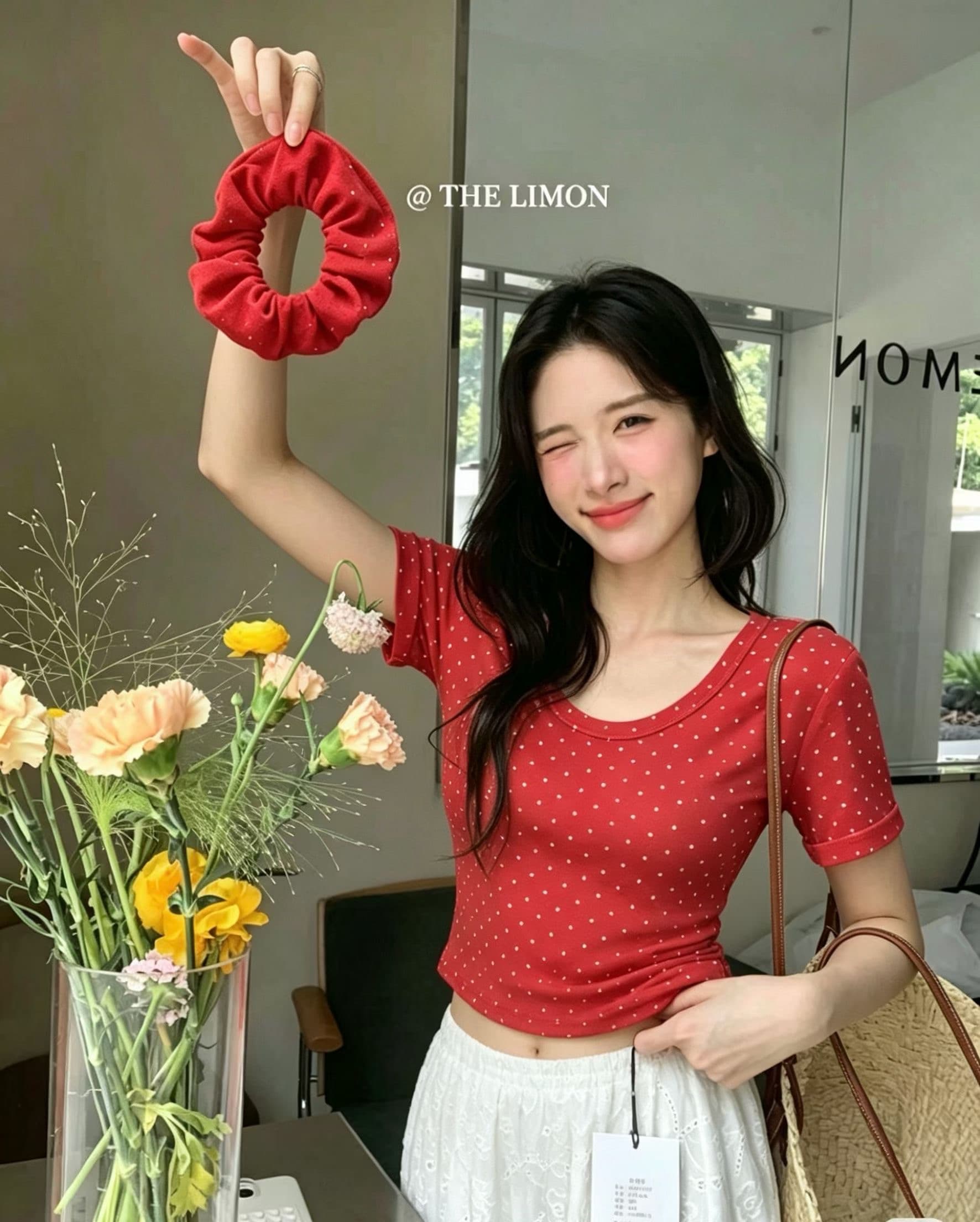 배당 서클 2026 새로운 한국 스타일 패션 u 칼라 도트 무늬 프린트 몸매 가꾸기 다용도 연령 감소 반팔 티셔츠 여성 이미지 2