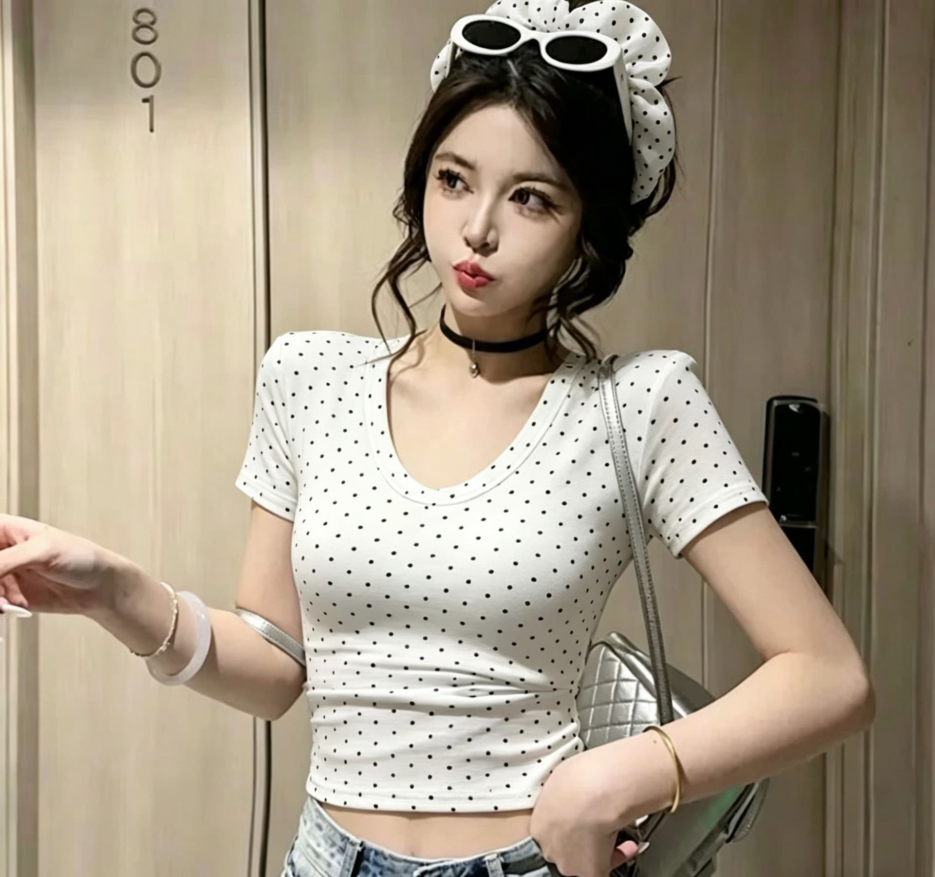 배당 서클 2026 새로운 한국 스타일 패션 u 칼라 도트 무늬 프린트 몸매 가꾸기 다용도 연령 감소 반팔 티셔츠 여성 상세 이미지 4