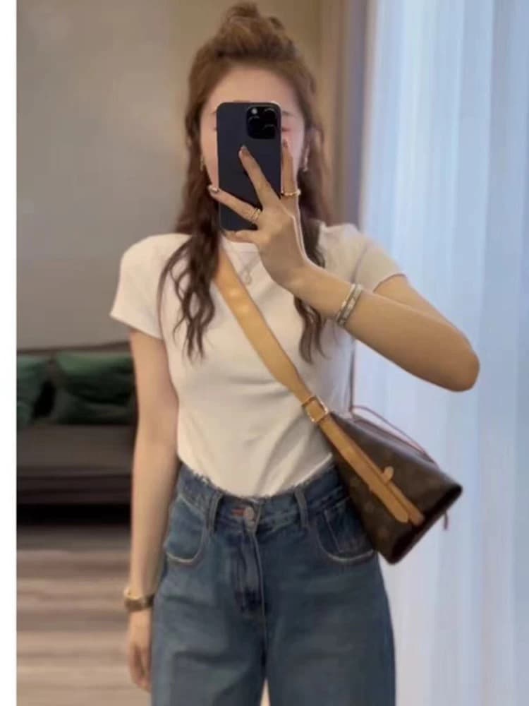 레트로 빨간색 라운드 넥 반팔 긍정적 인 어깨 티셔츠 여성 여름 새로운 미니멀리즘 캐주얼 슬림해 보이는 다용도 기본 셔츠 맨위 이미지 4