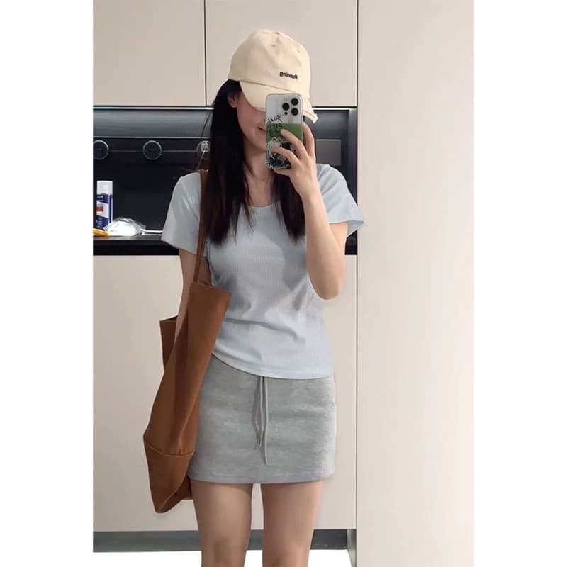 한 부서 화이트 u 칼라 몸매 가꾸기 긍정적 인 어깨 반팔 티셔츠 여성 2026 새로운 폭발 여름 다용도 슬림해 보이는 반소매 맨위 상세 이미지 3