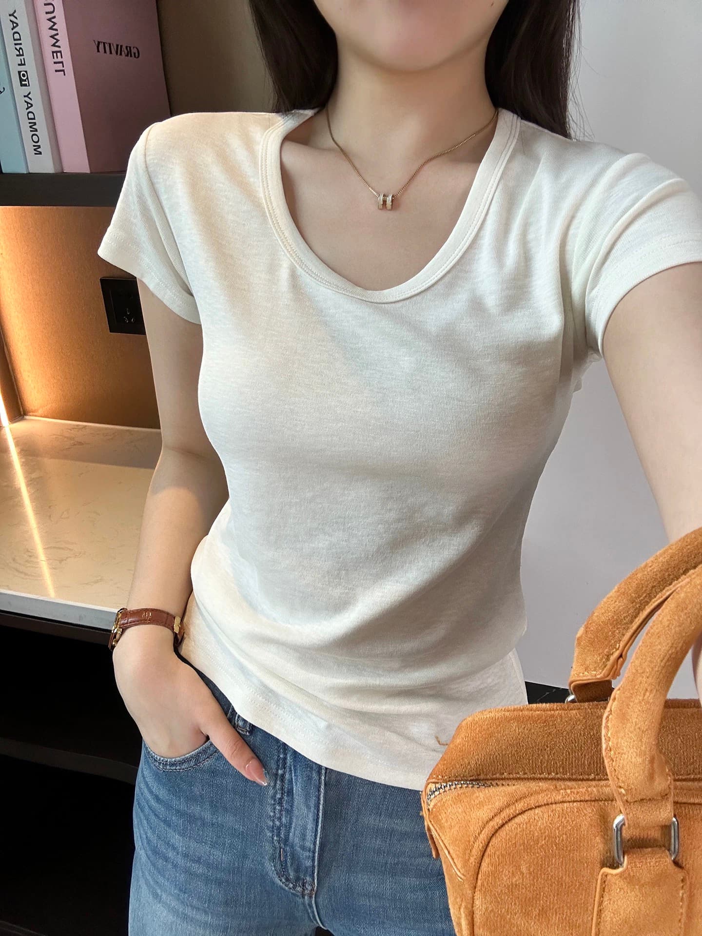자이언트 디스플레이 화이트 기타 색상 차가운 센스 모달 u 칼라 긍정적 인 어깨 반팔 여성 여름 새로운 몸매 가꾸기 슬림해 보이는 맨위 티셔츠 상세 이미지 3