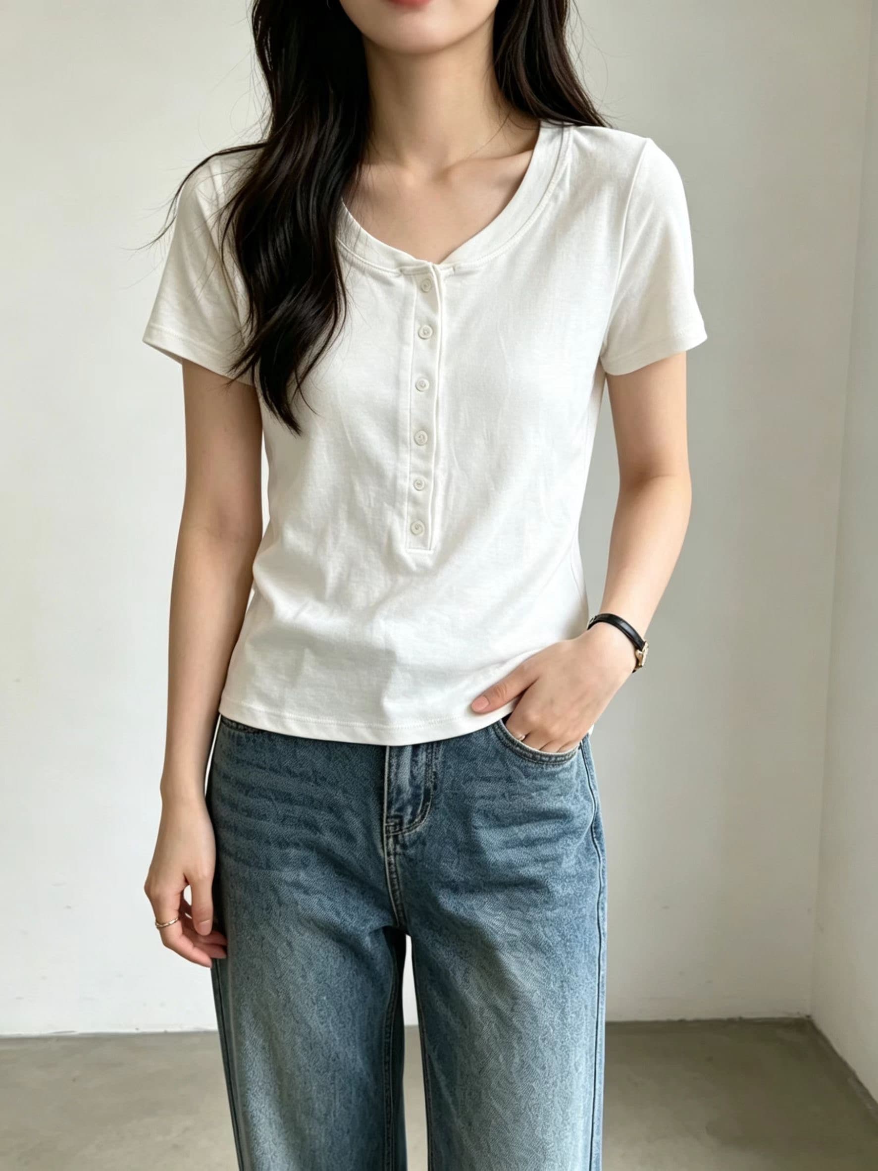 아메리칸 V넥 단추 긍정적 인 어깨 리브 반팔 티셔츠 여성 2026 여름 새로운 몸매 가꾸기 슬림해 보이는 쇼트 스타일 만나는 맨위 상세 이미지 6