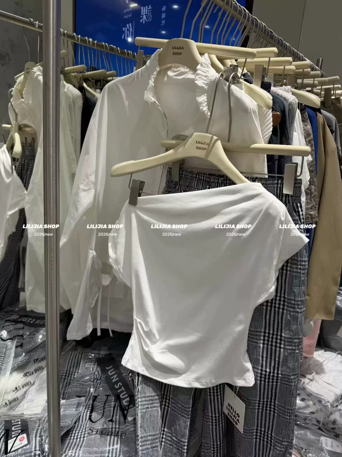 한국 동대문 여름 새로운 불규칙 품격 보트넥 오프숄더 쇼트 스타일 꼬집기 허리 반팔 티셔츠 여성 셔츠 상세 이미지 5