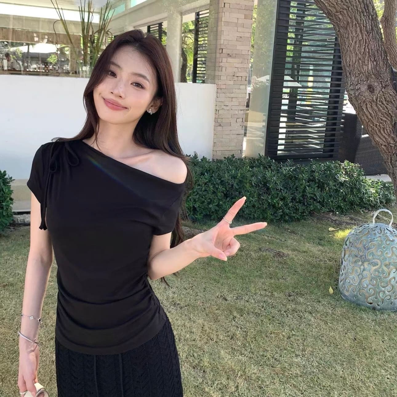 보트넥 비스듬한 어깨 반팔 티셔츠 여성 스트랩 디자인 센스 몸매 가꾸기 허리 수축 맨위 이미지 5