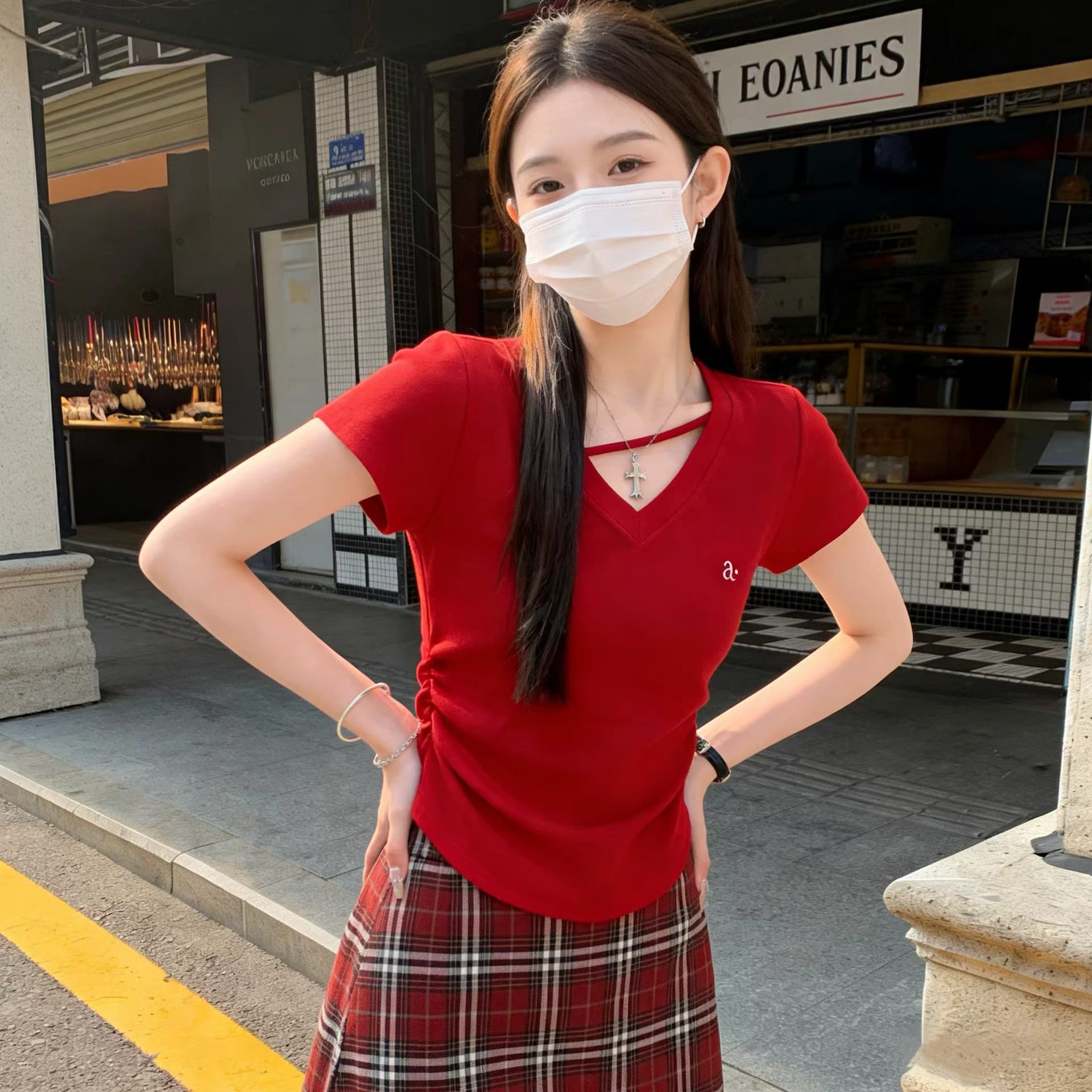 한 부서 Chic 빨간색 V넥 반팔 티셔츠 여성 여름 디자인 센스 슈퍼 잘 생긴 꼬집기 허리 쇼트 스타일 긍정적 인 어깨 아름다운 맨위 상세 이미지 3