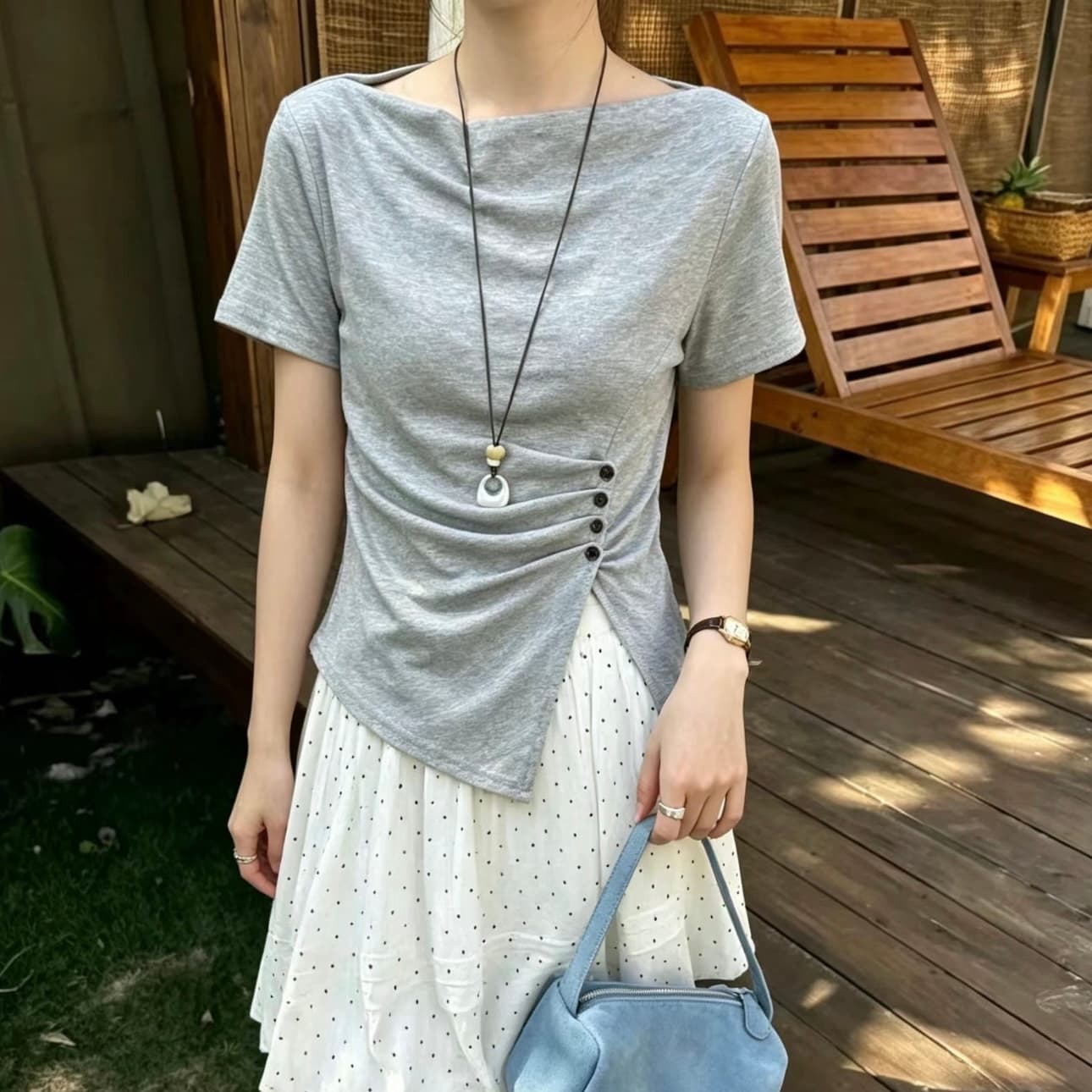 프랑스식 오프숄더 허리 수축 트임 반팔 티셔츠 여성 여름 새로운 몸매 가꾸기 슬림해 보이는 디자인 센스 작은 대중 품격 맨위 이미지 5