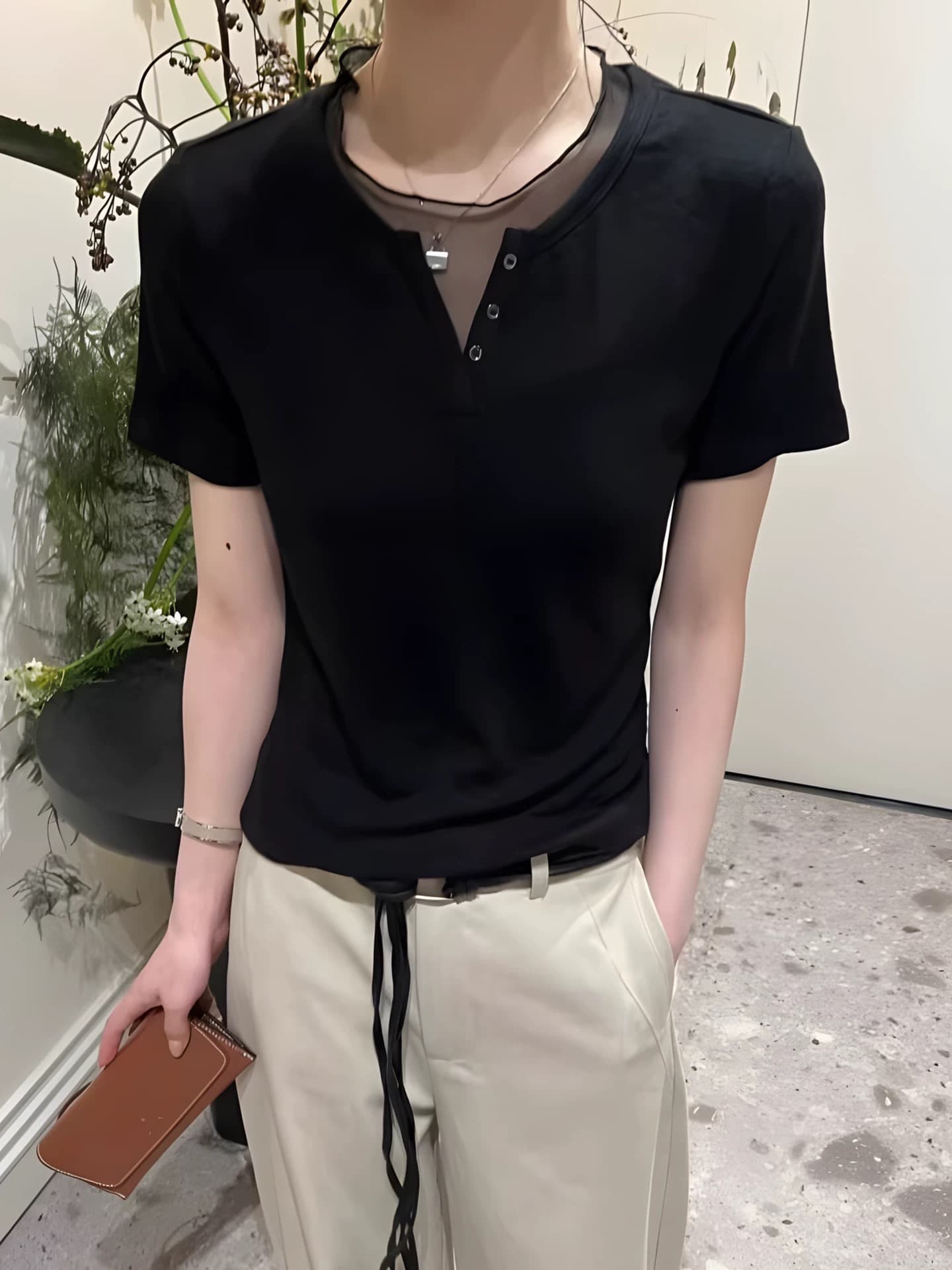 페이크 레이어드 망사 패치워크 V넥 반팔 티셔츠 여성 2026 봄 여름 새로운 다용도 패션 외국 가스 슬림해 보이는 맨위