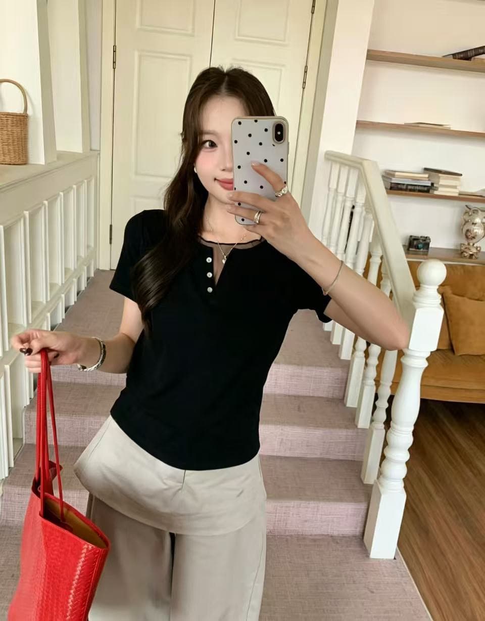 페이크 레이어드 망사 패치워크 V넥 반팔 티셔츠 여성 2026 봄 여름 새로운 다용도 패션 외국 가스 슬림해 보이는 맨위 이미지 4