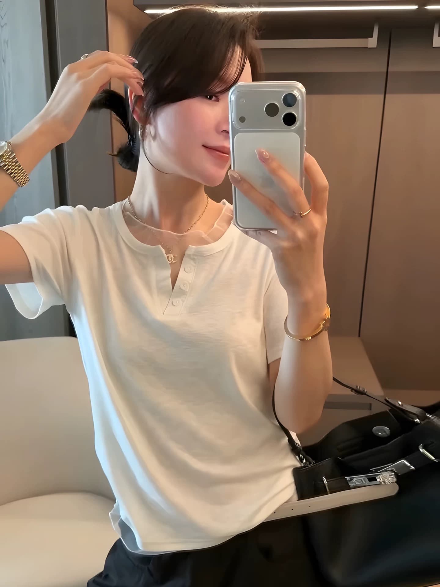 페이크 레이어드 망사 패치워크 V넥 반팔 티셔츠 여성 2026 봄 여름 새로운 다용도 패션 외국 가스 슬림해 보이는 맨위 상세 이미지 2